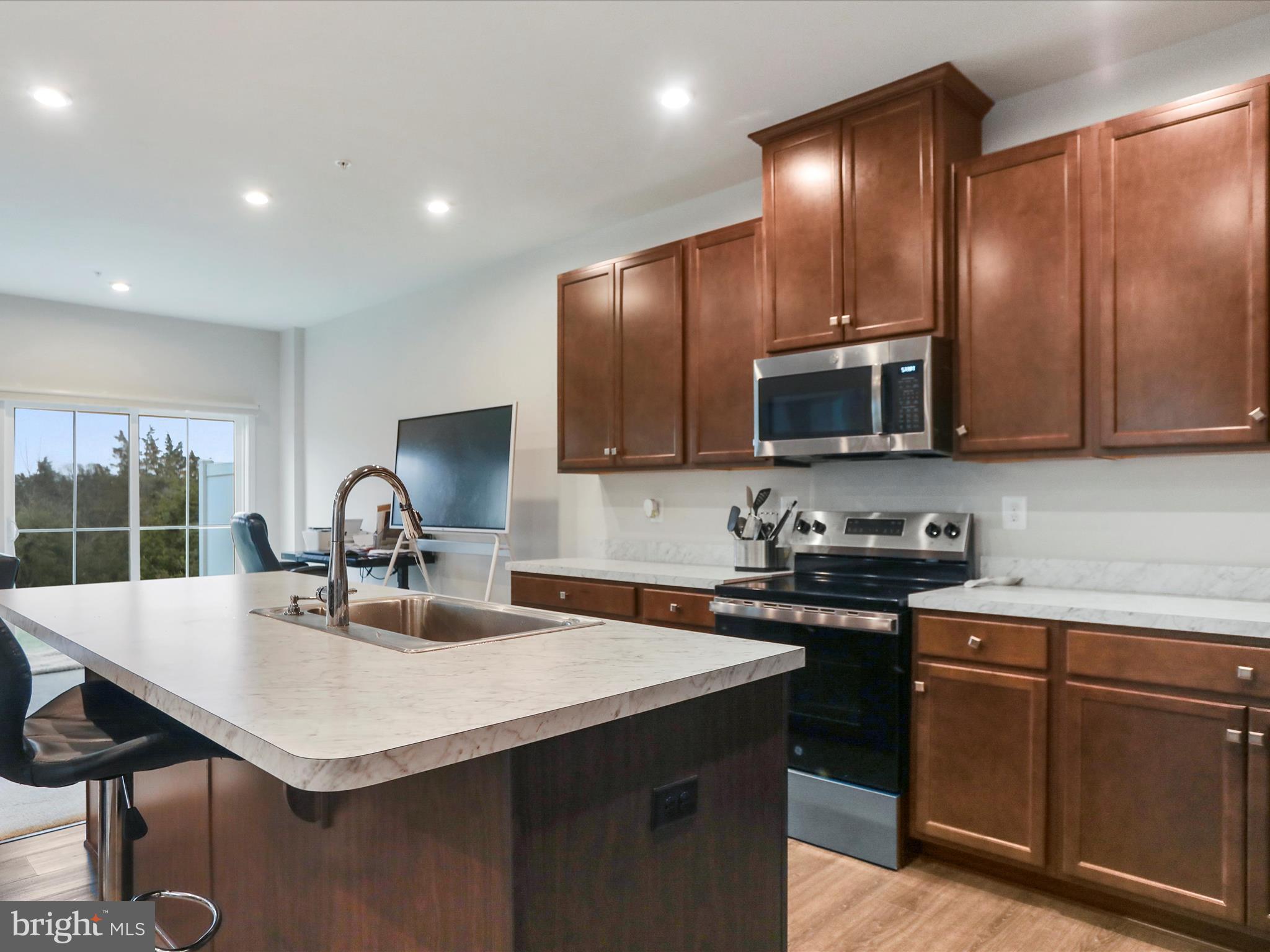 1190 EMILYS COURT