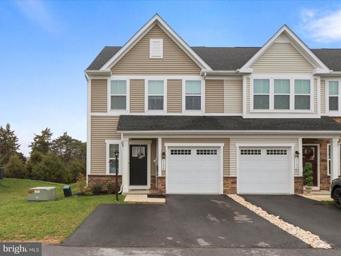 1190 EMILYS COURT GREENCASTLE PA 17225