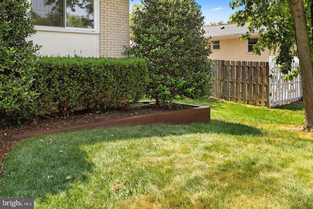 Photo of 6609 Bowie Drive, SPRINGFIELD, VA 22150 (MLS # VAFX2274590)