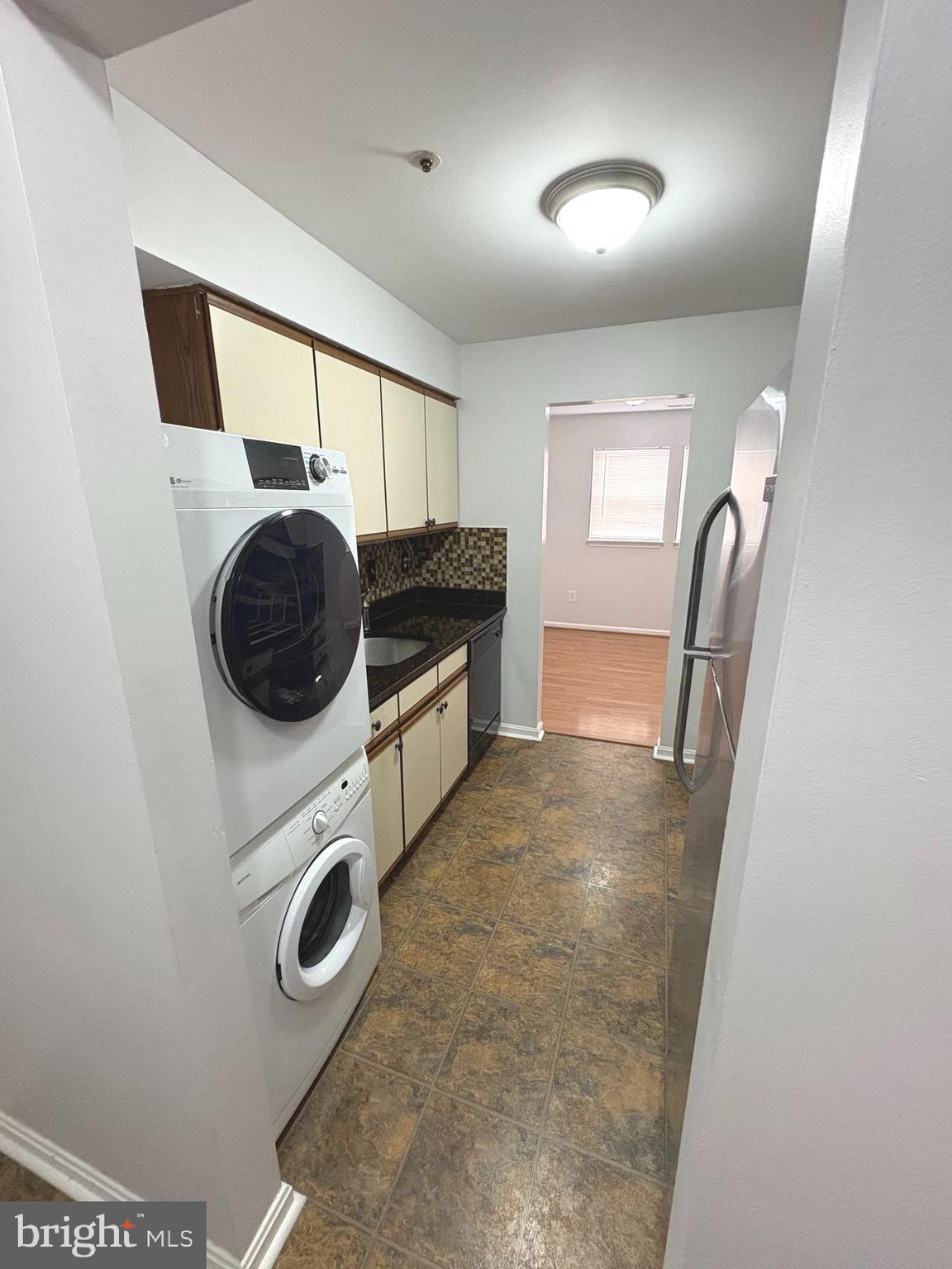 MONTGOMERY RUN - Residential Lease