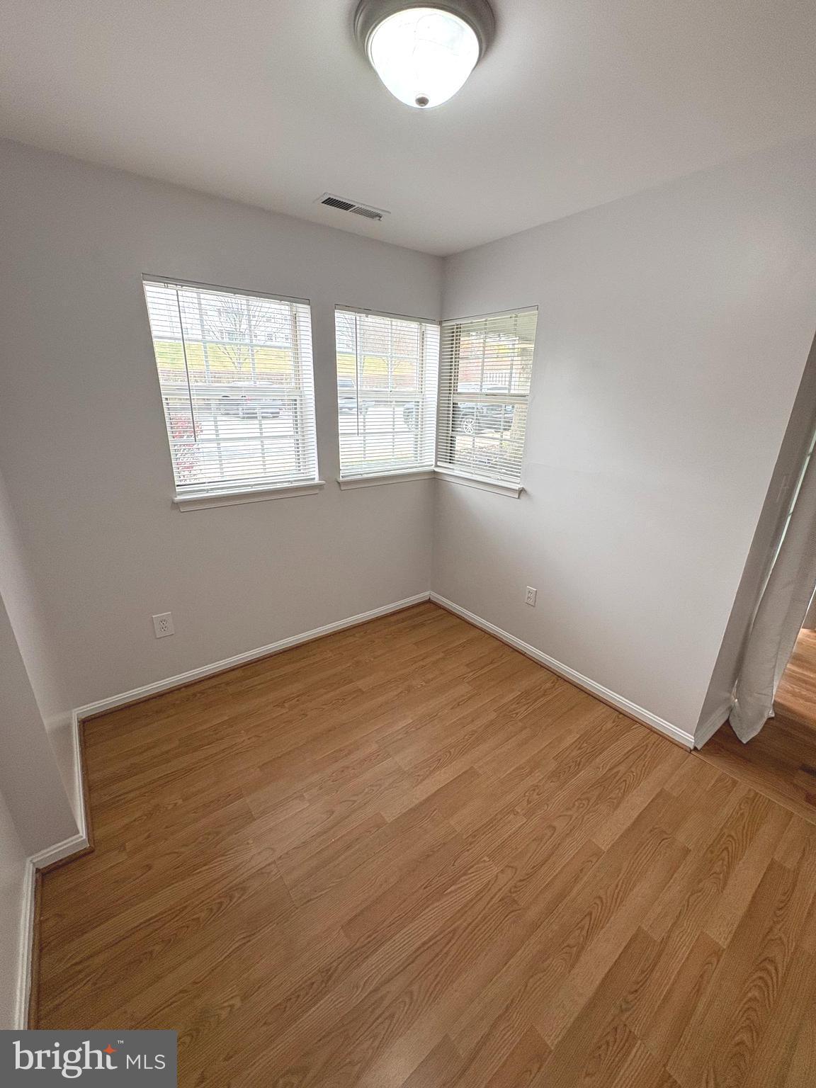 MONTGOMERY RUN - Residential Lease