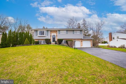 Homes For Sale - 29 Hawthorne Lane<br/> Mercer County, HIGHTSTOWN, NJ 08520