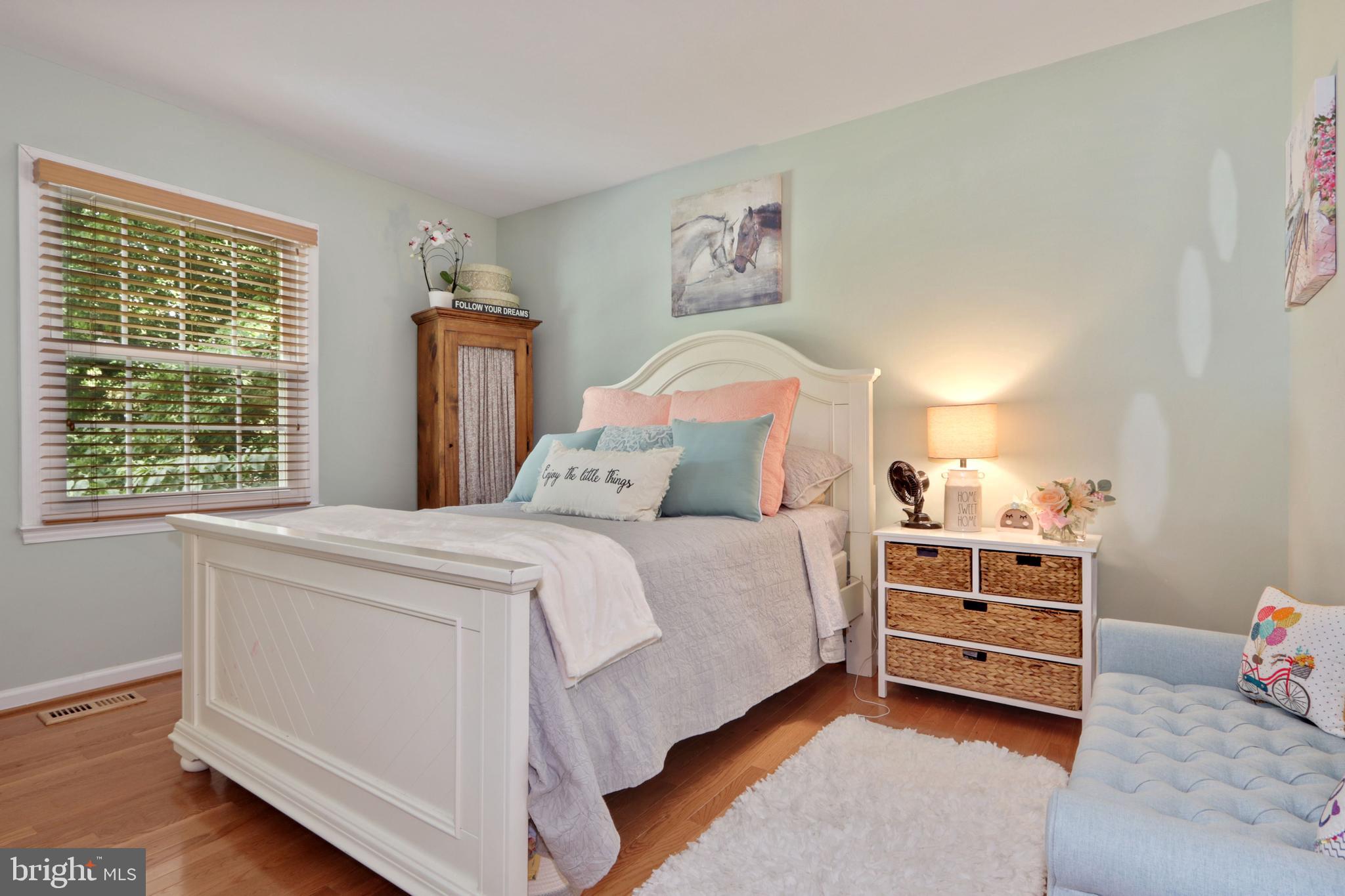 NEWINGTON FOREST - Residential