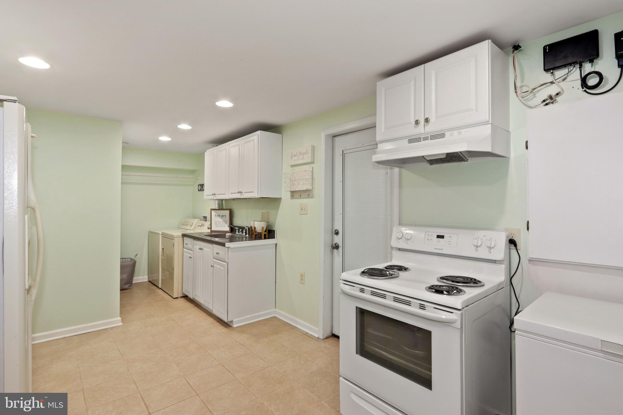 NEWINGTON FOREST - Residential