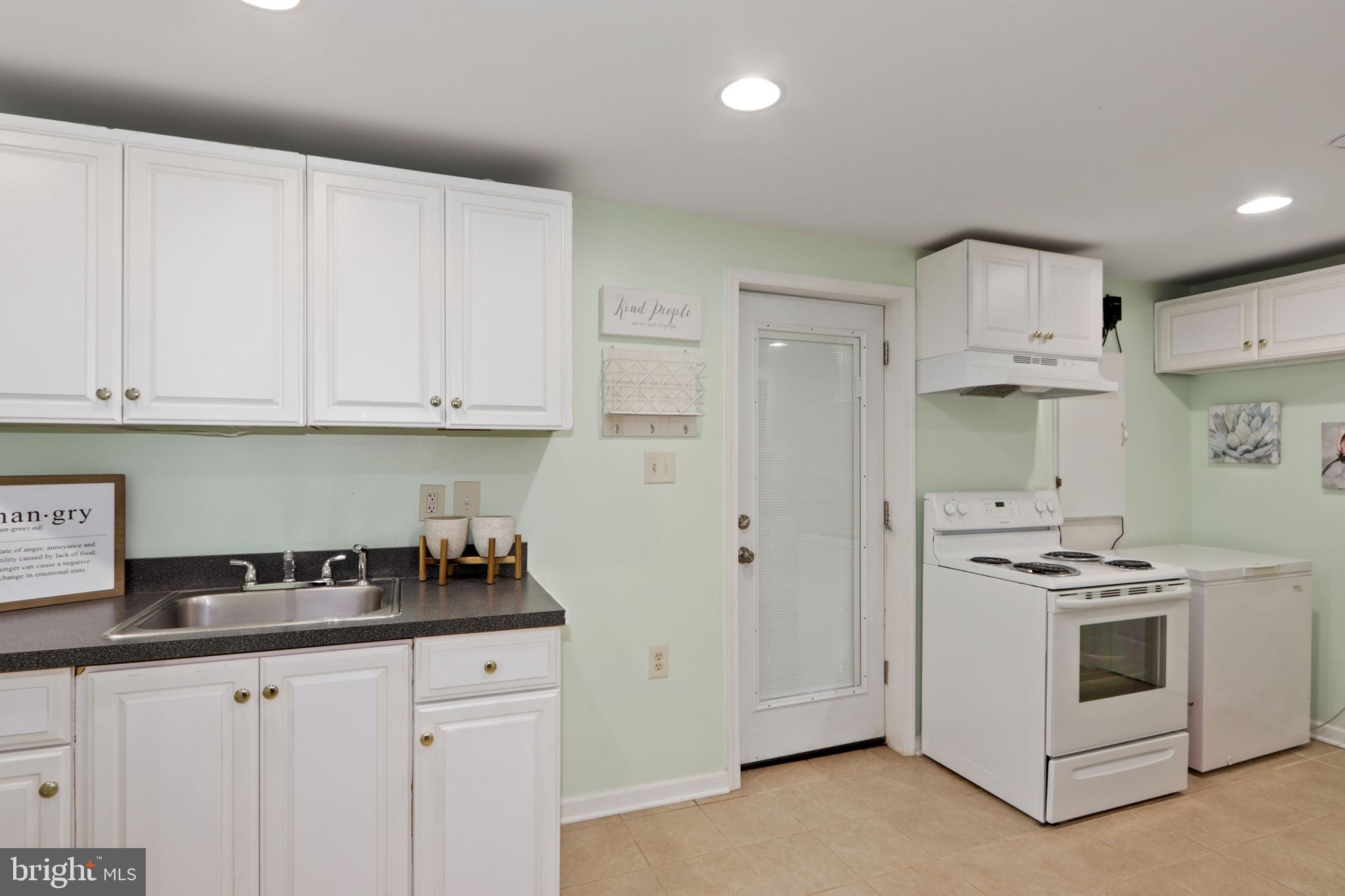 NEWINGTON FOREST - Residential