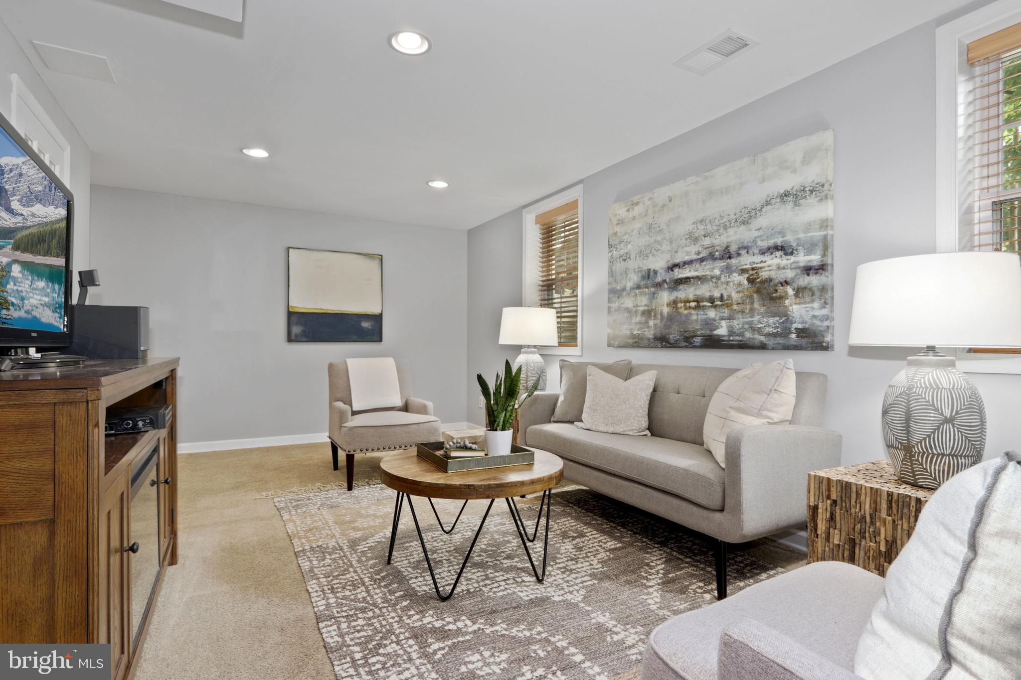 NEWINGTON FOREST - Residential