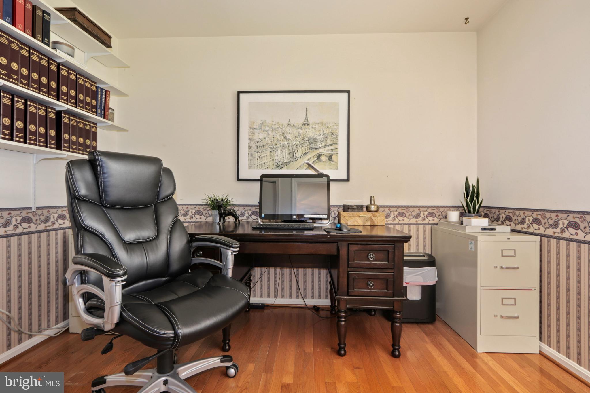 NEWINGTON FOREST - Residential