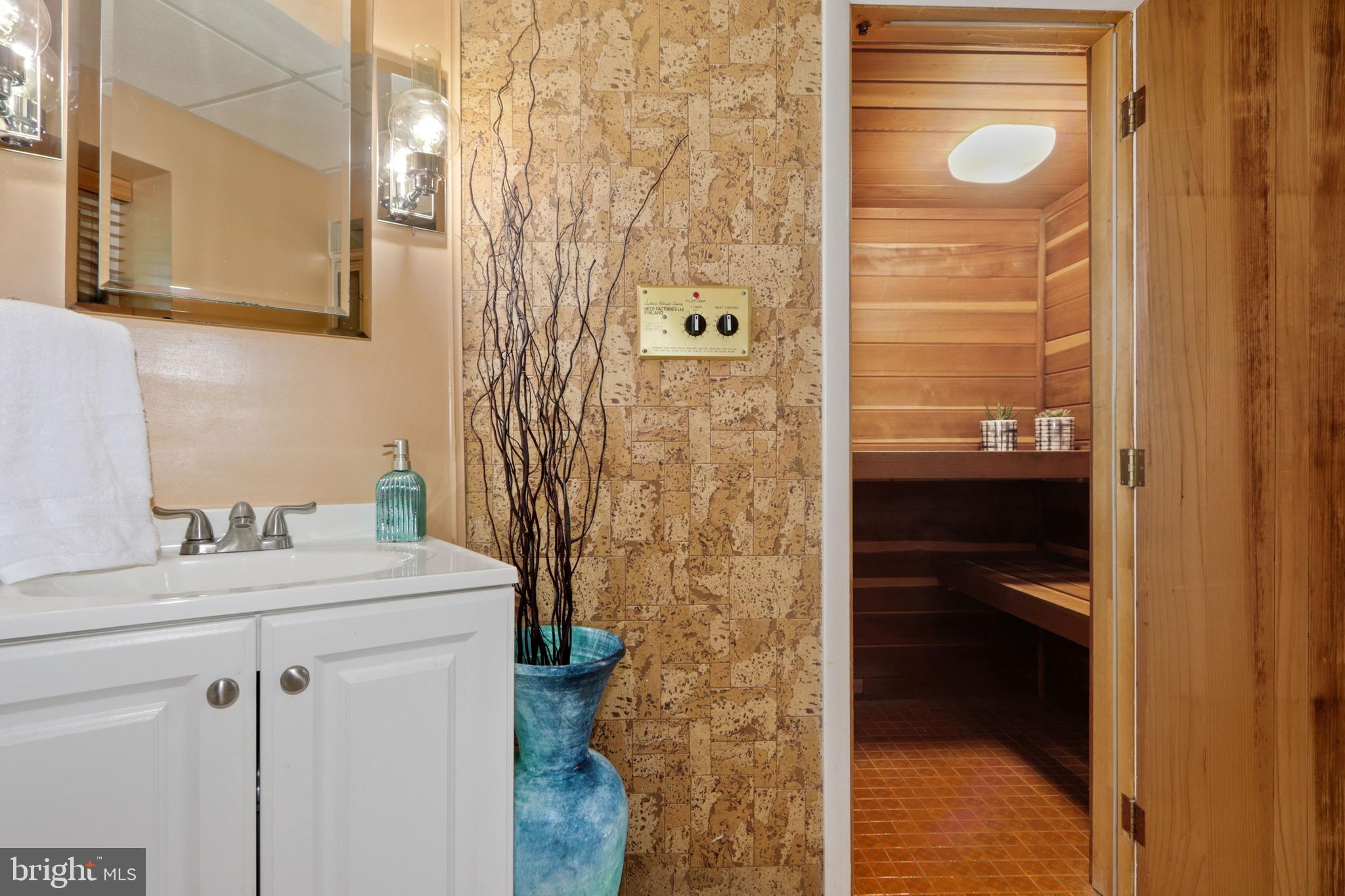 NEWINGTON FOREST - Residential