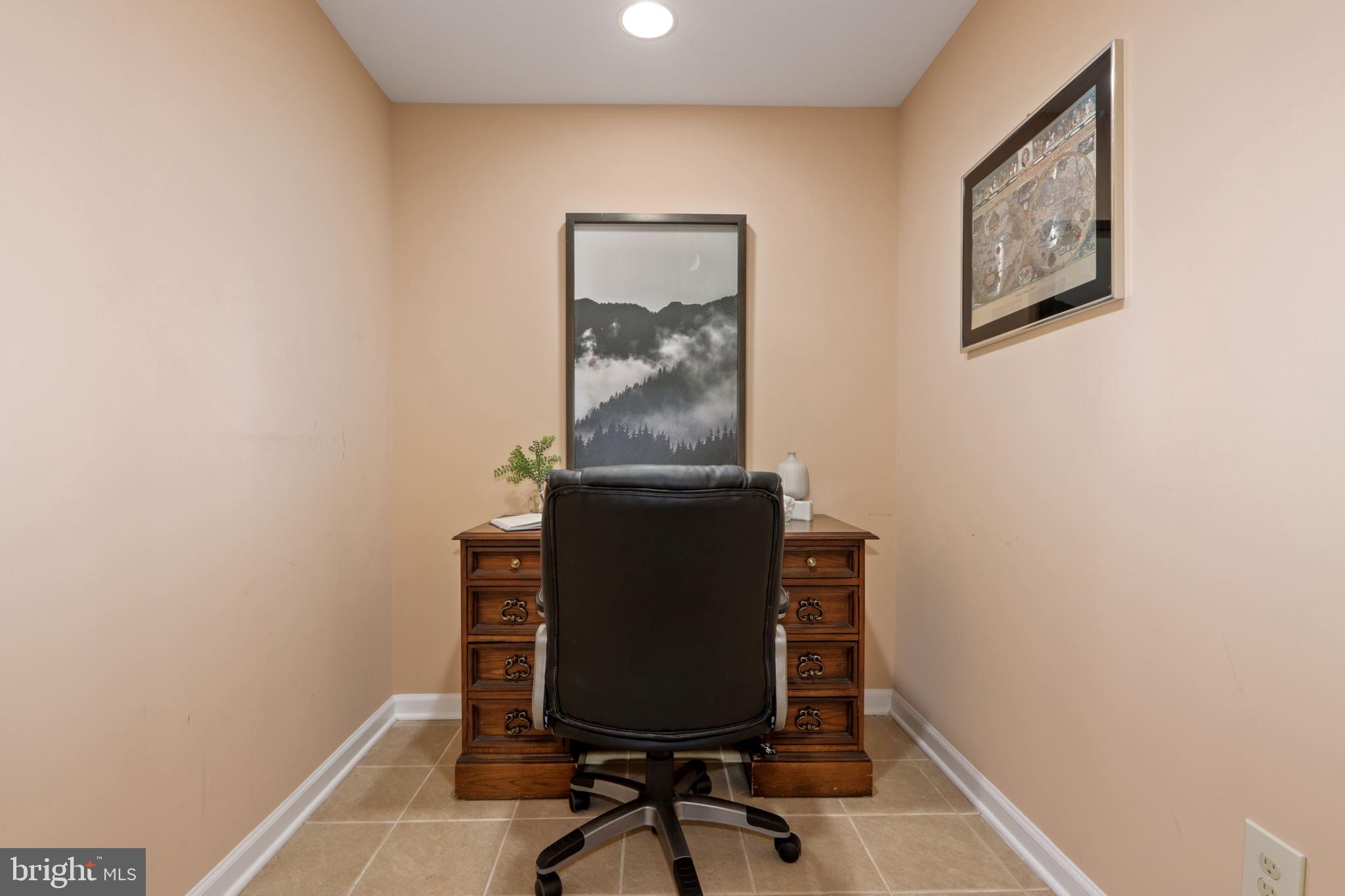 NEWINGTON FOREST - Residential