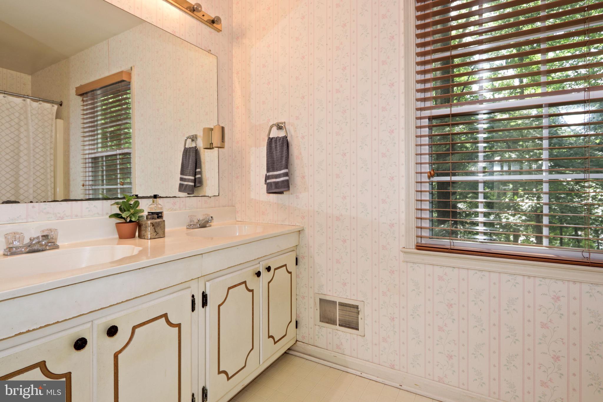 NEWINGTON FOREST - Residential