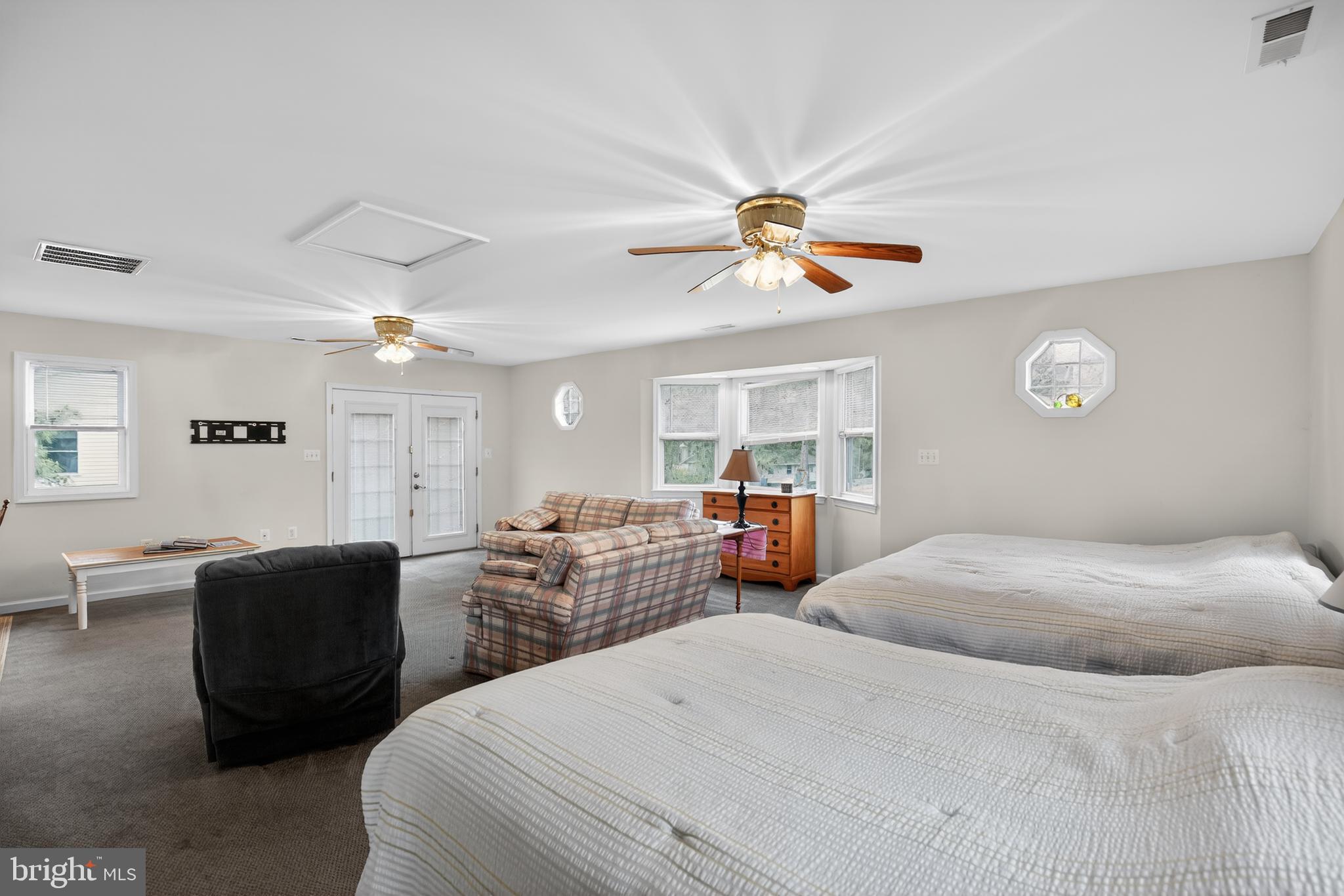 COVE POINT - Residential