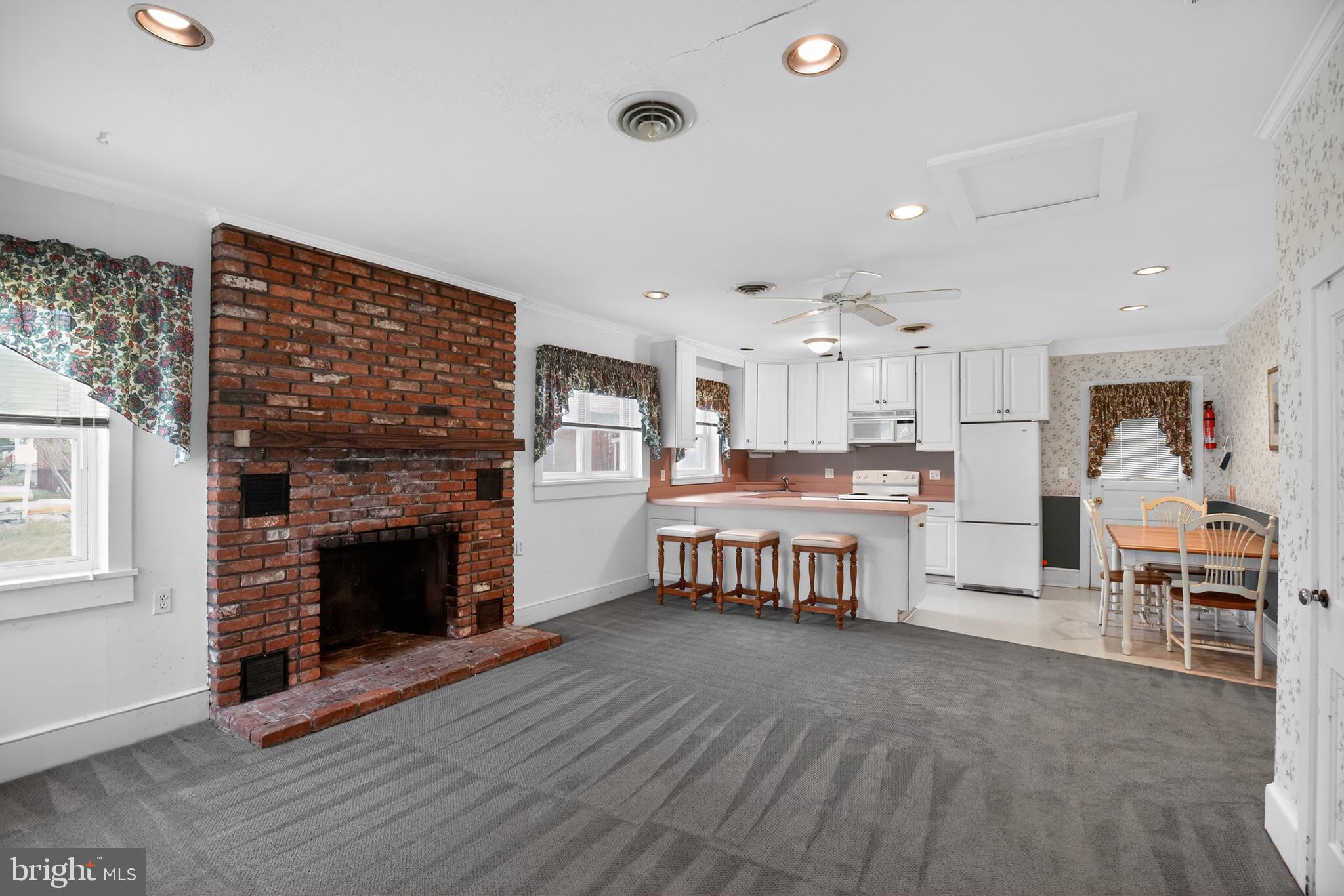 COVE POINT - Residential