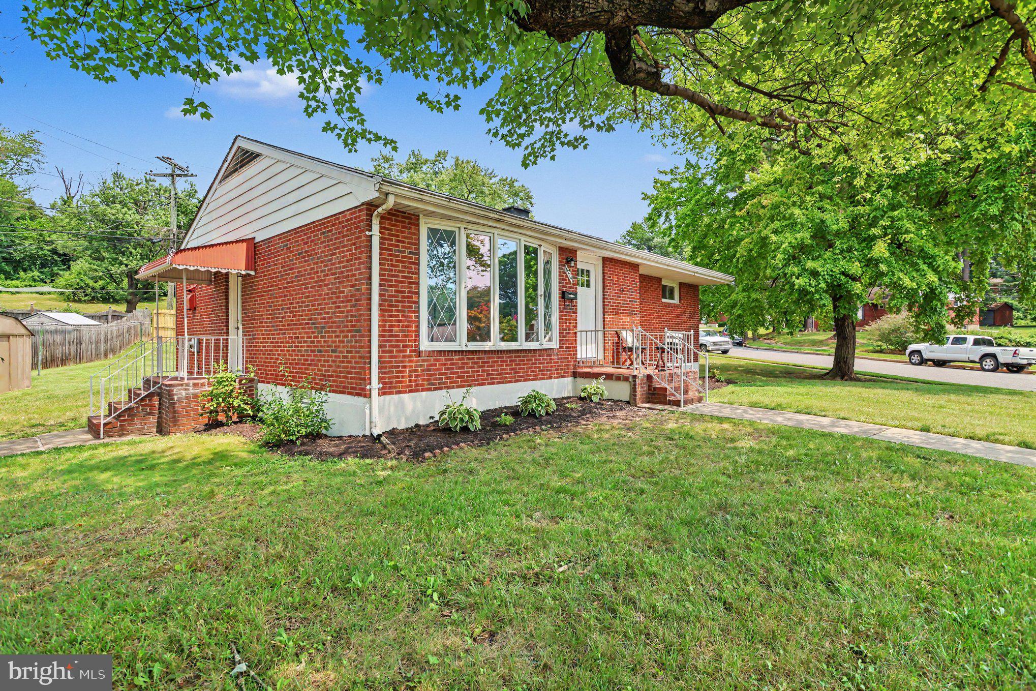 6214 GOLDEN RING ROAD