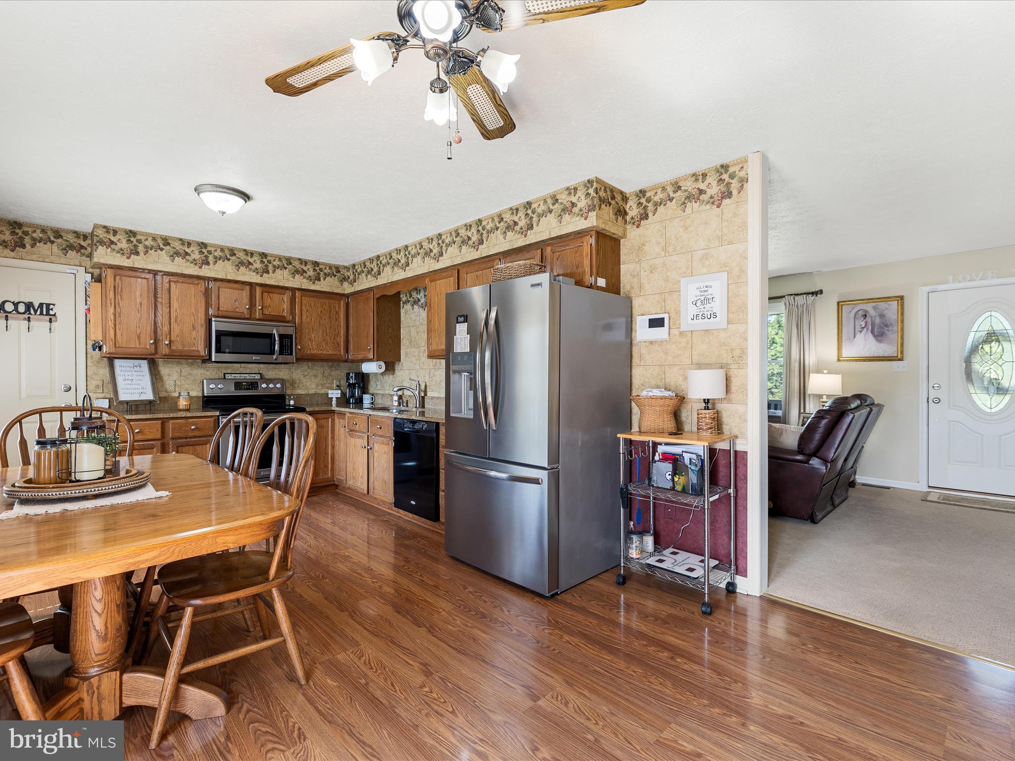 LAKEWOOD MANOR - Residential