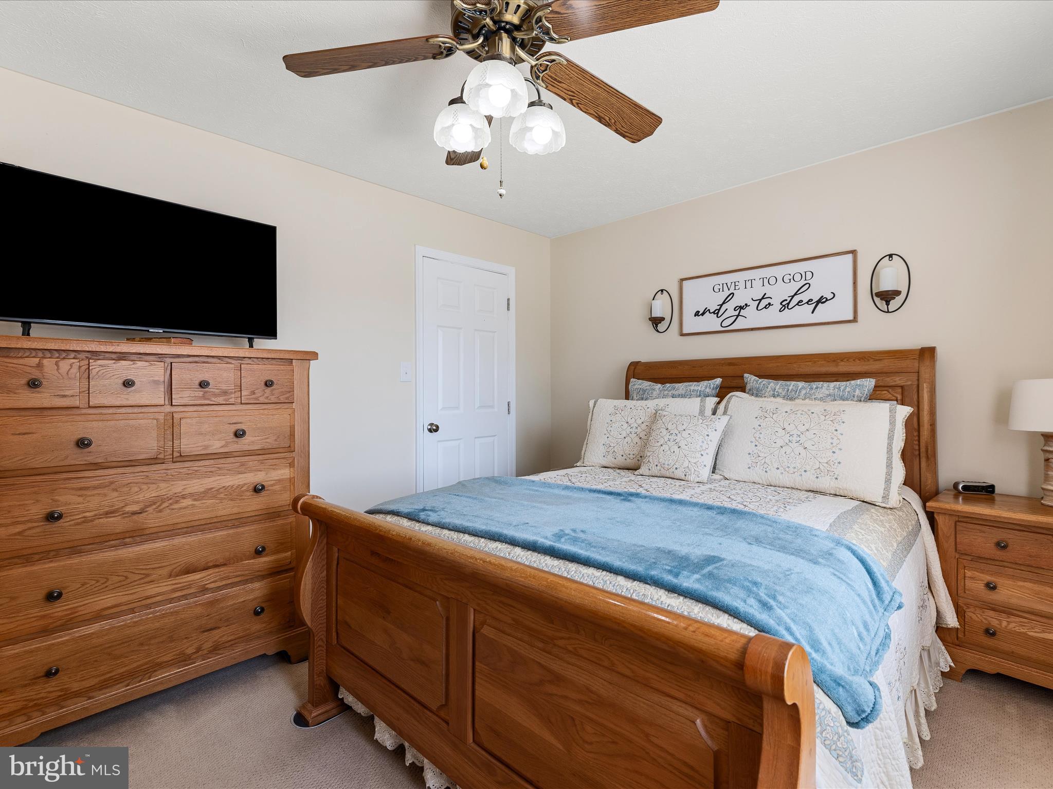 LAKEWOOD MANOR - Residential