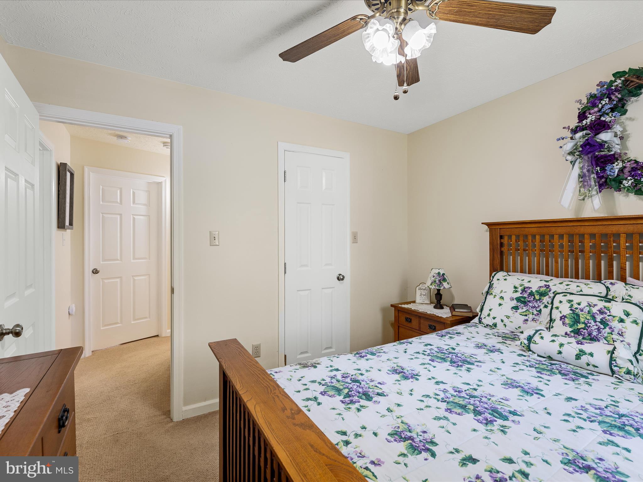 LAKEWOOD MANOR - Residential