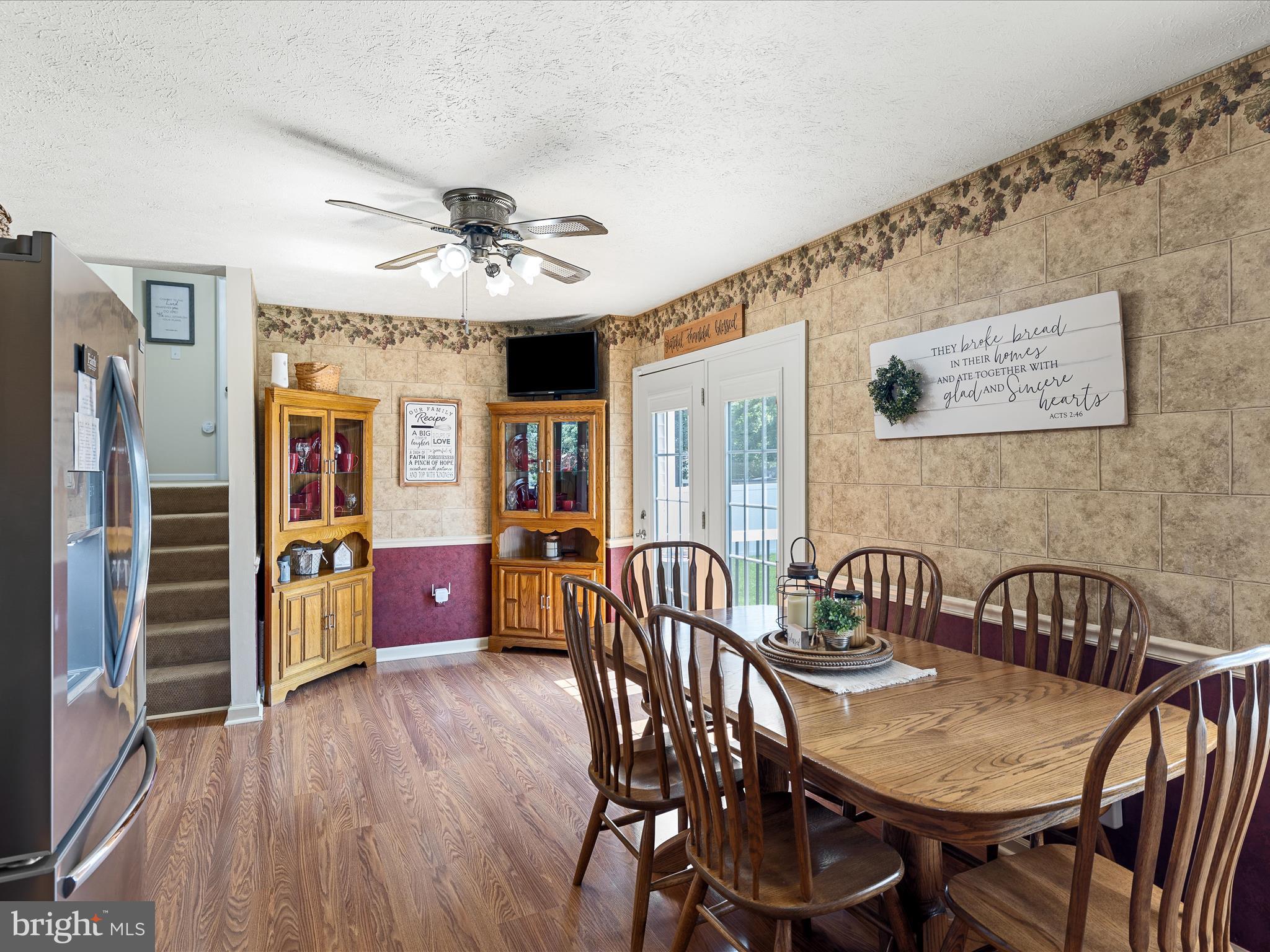 LAKEWOOD MANOR - Residential