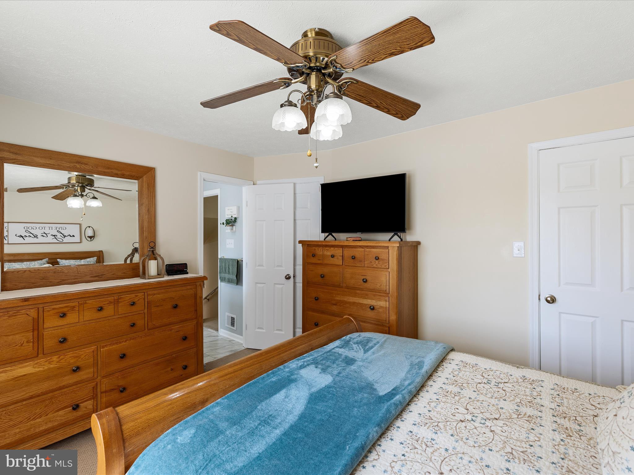 LAKEWOOD MANOR - Residential