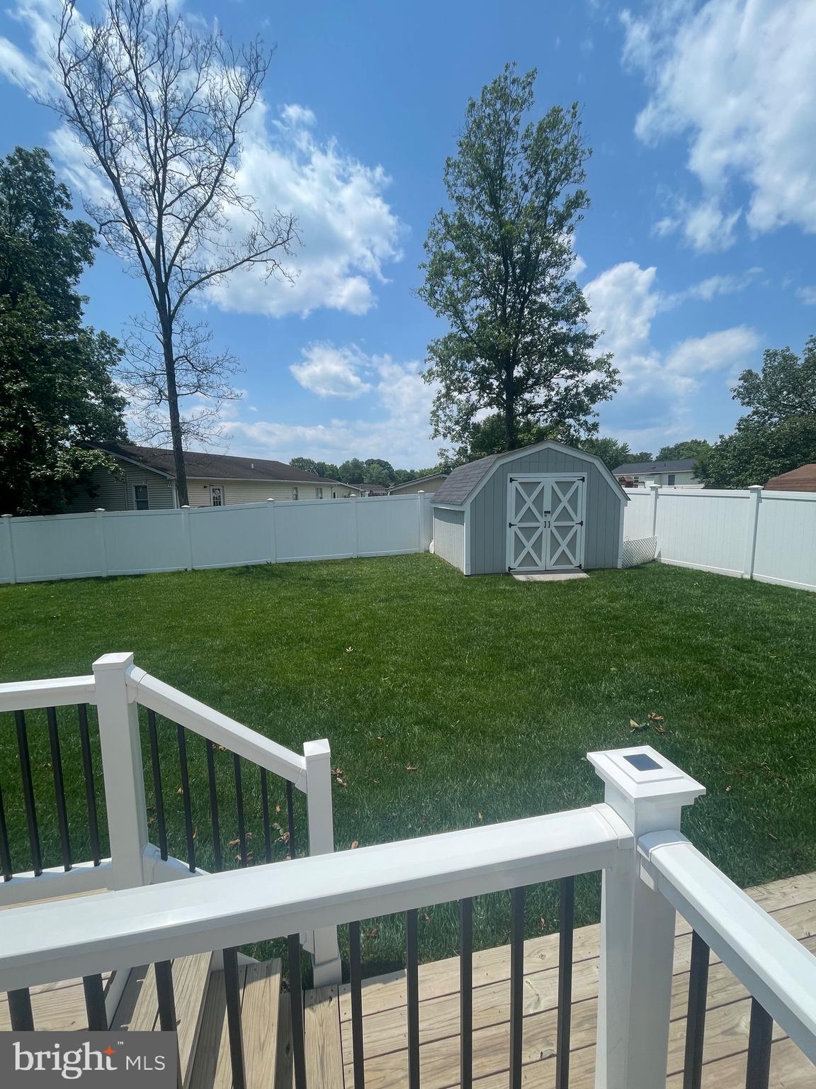 LAKEWOOD MANOR - Residential