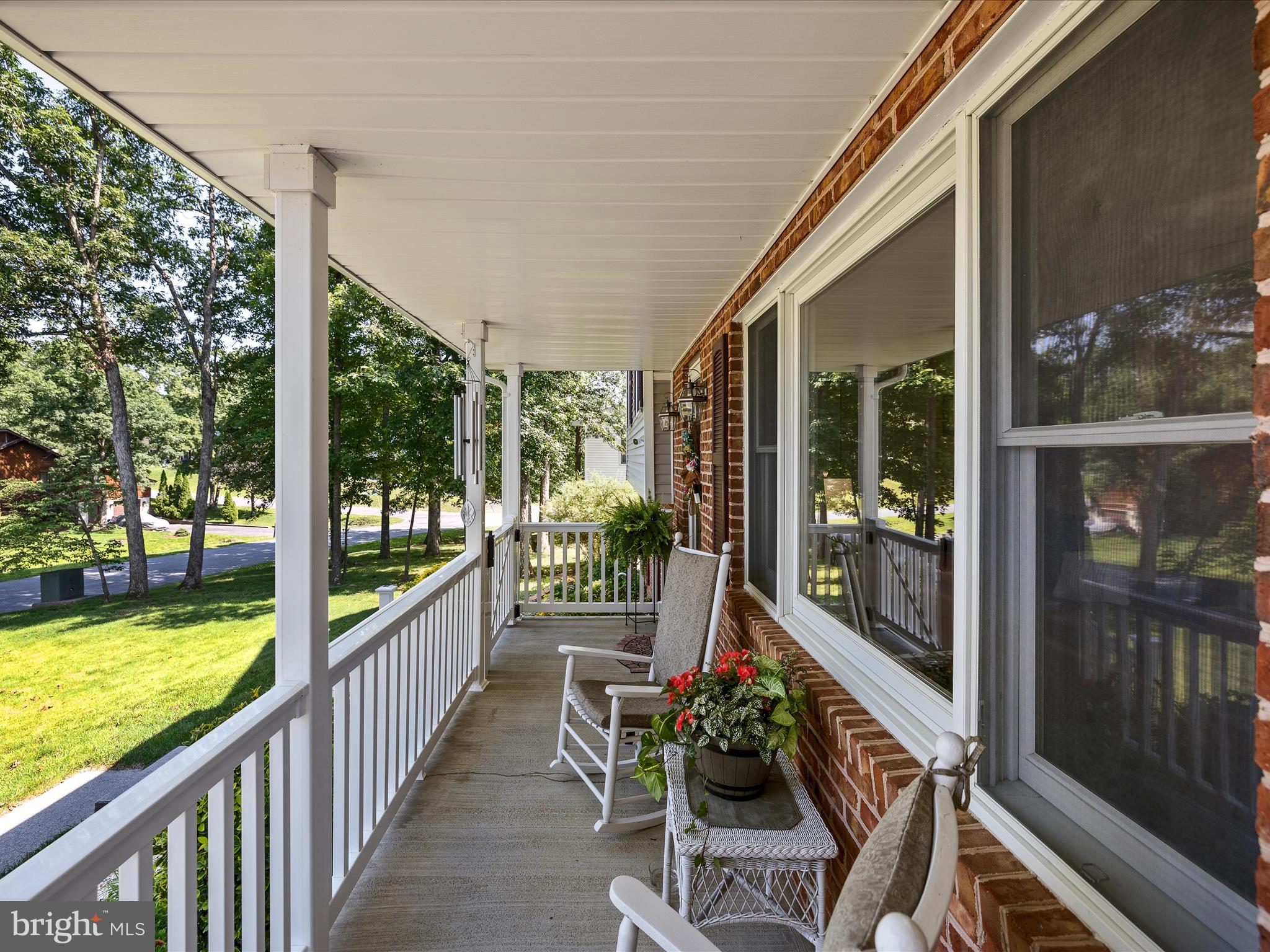 LAKEWOOD MANOR - Residential