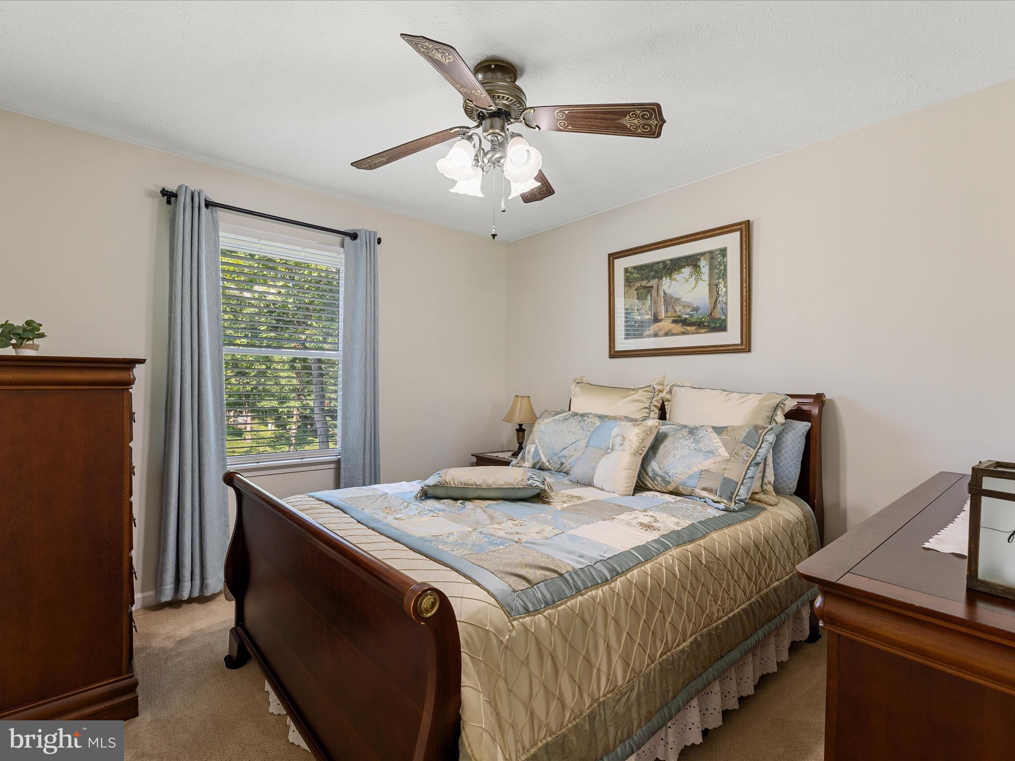 LAKEWOOD MANOR - Residential