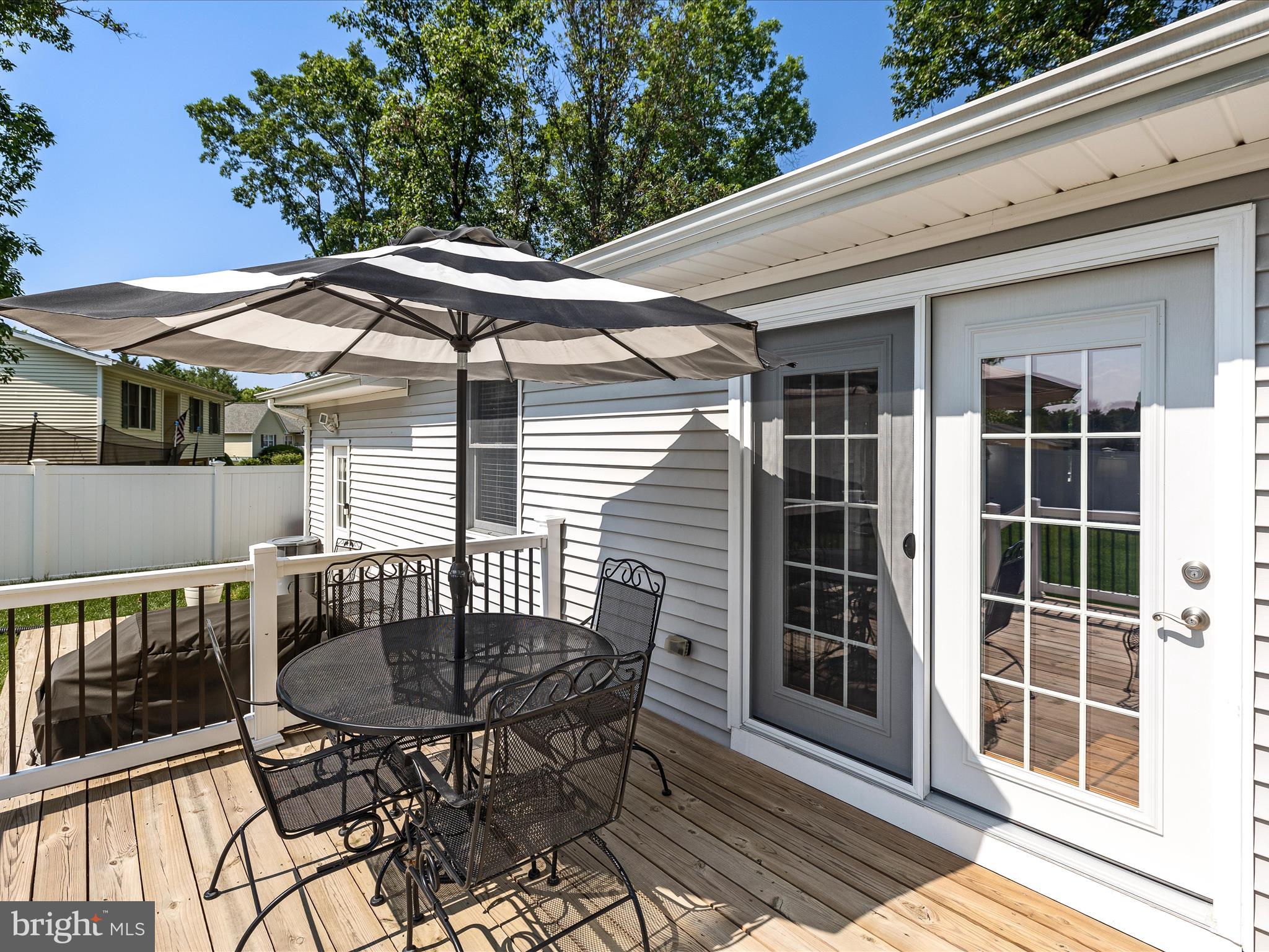 LAKEWOOD MANOR - Residential