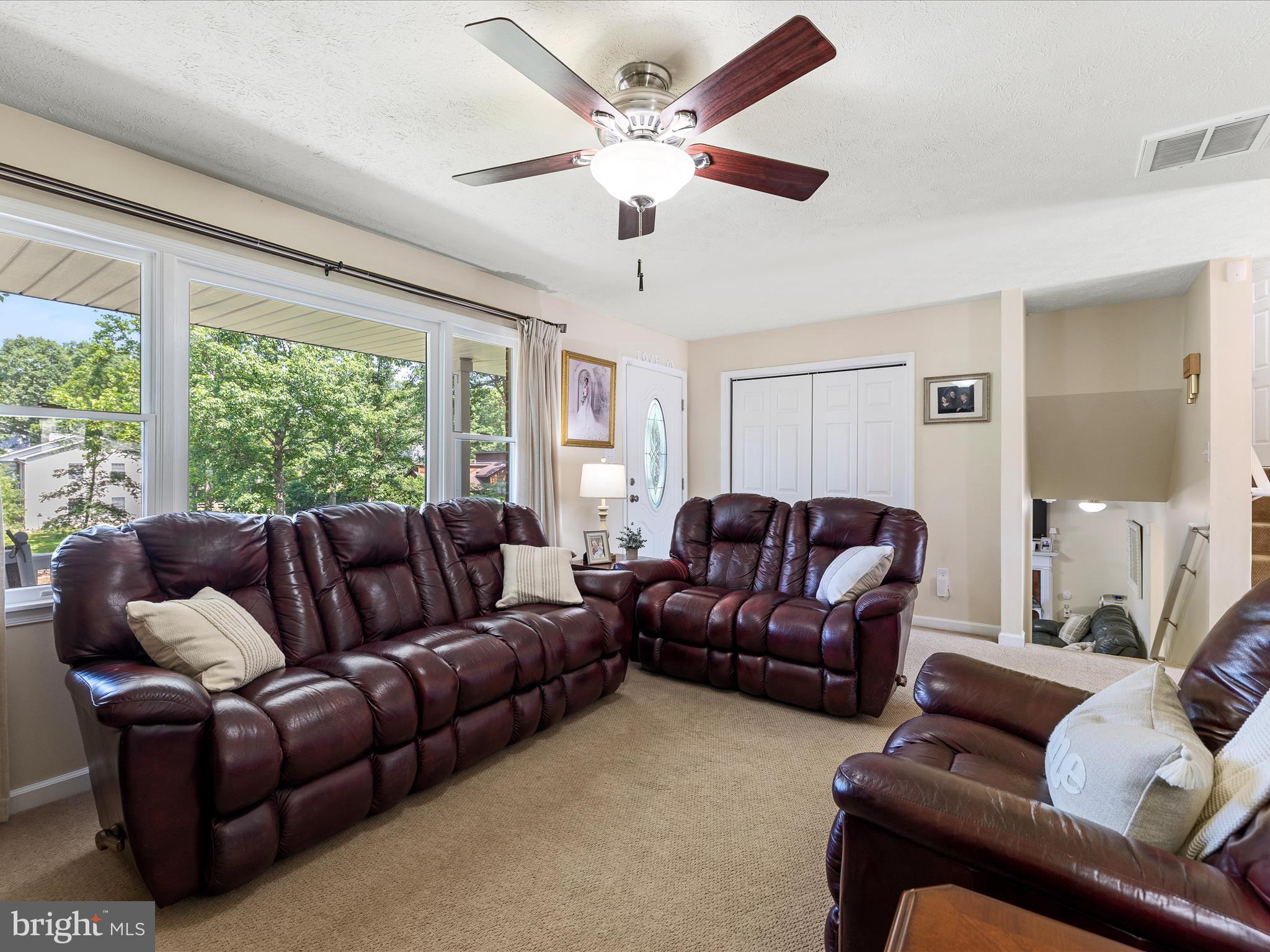 LAKEWOOD MANOR - Residential