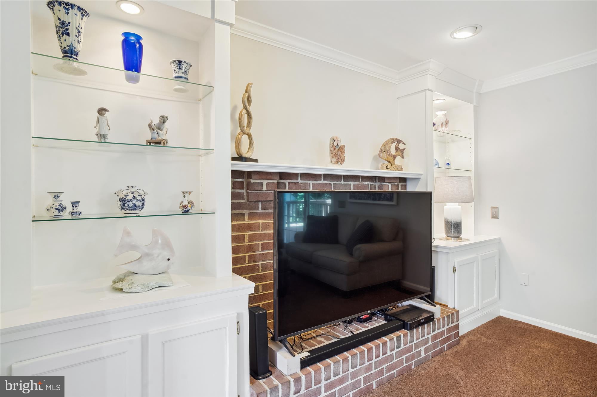 MIDDLEBROOK MANOR - Residential