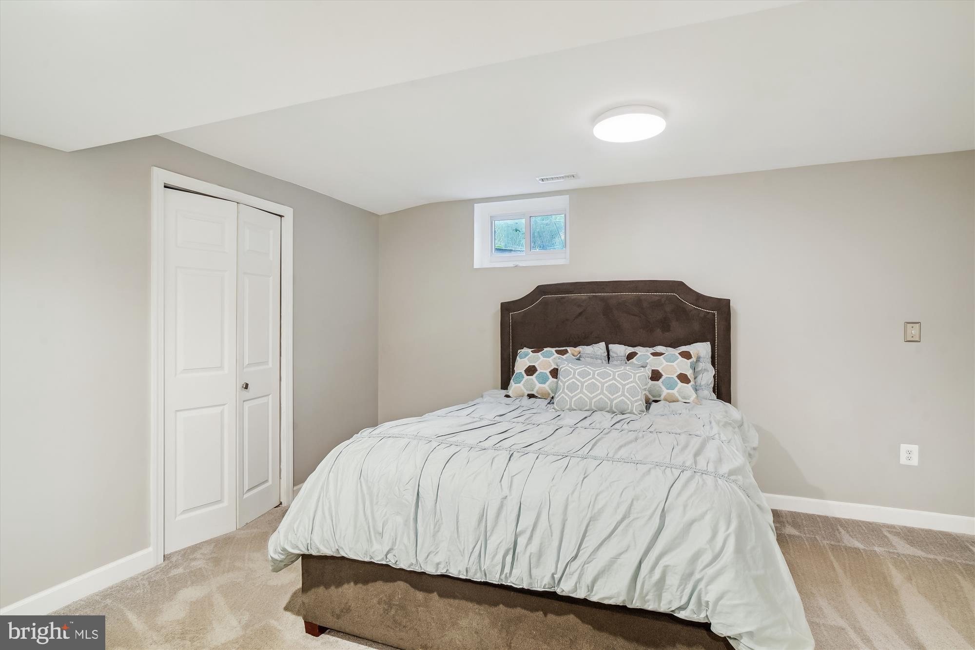 MIDDLEBROOK MANOR - Residential