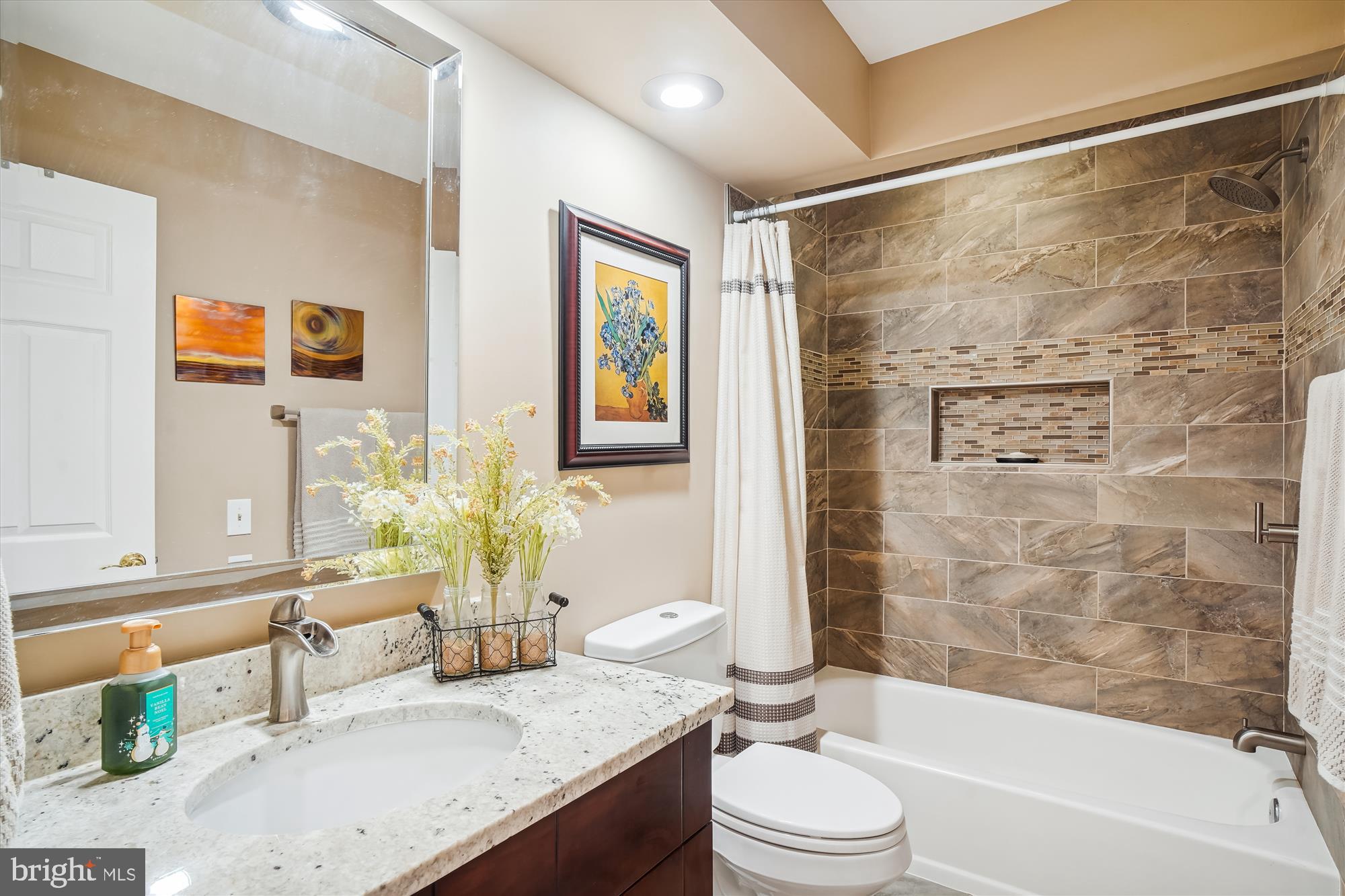 MIDDLEBROOK MANOR - Residential