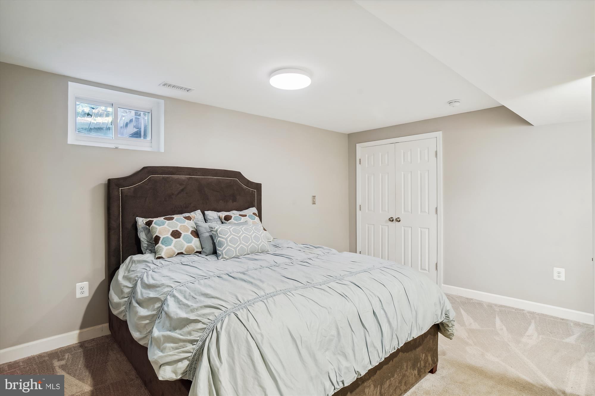 MIDDLEBROOK MANOR - Residential