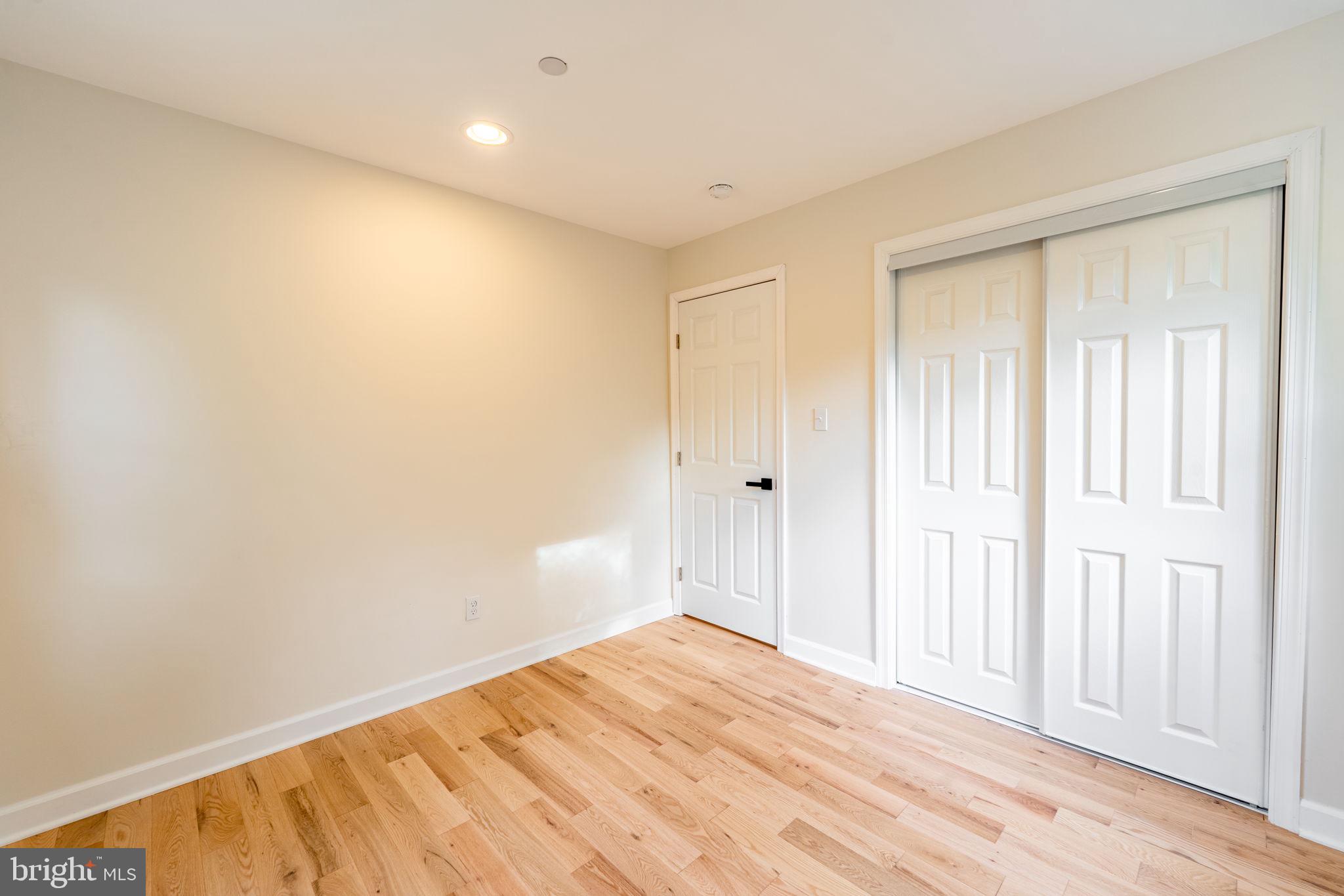 HOLLYWOOD PARK - Residential