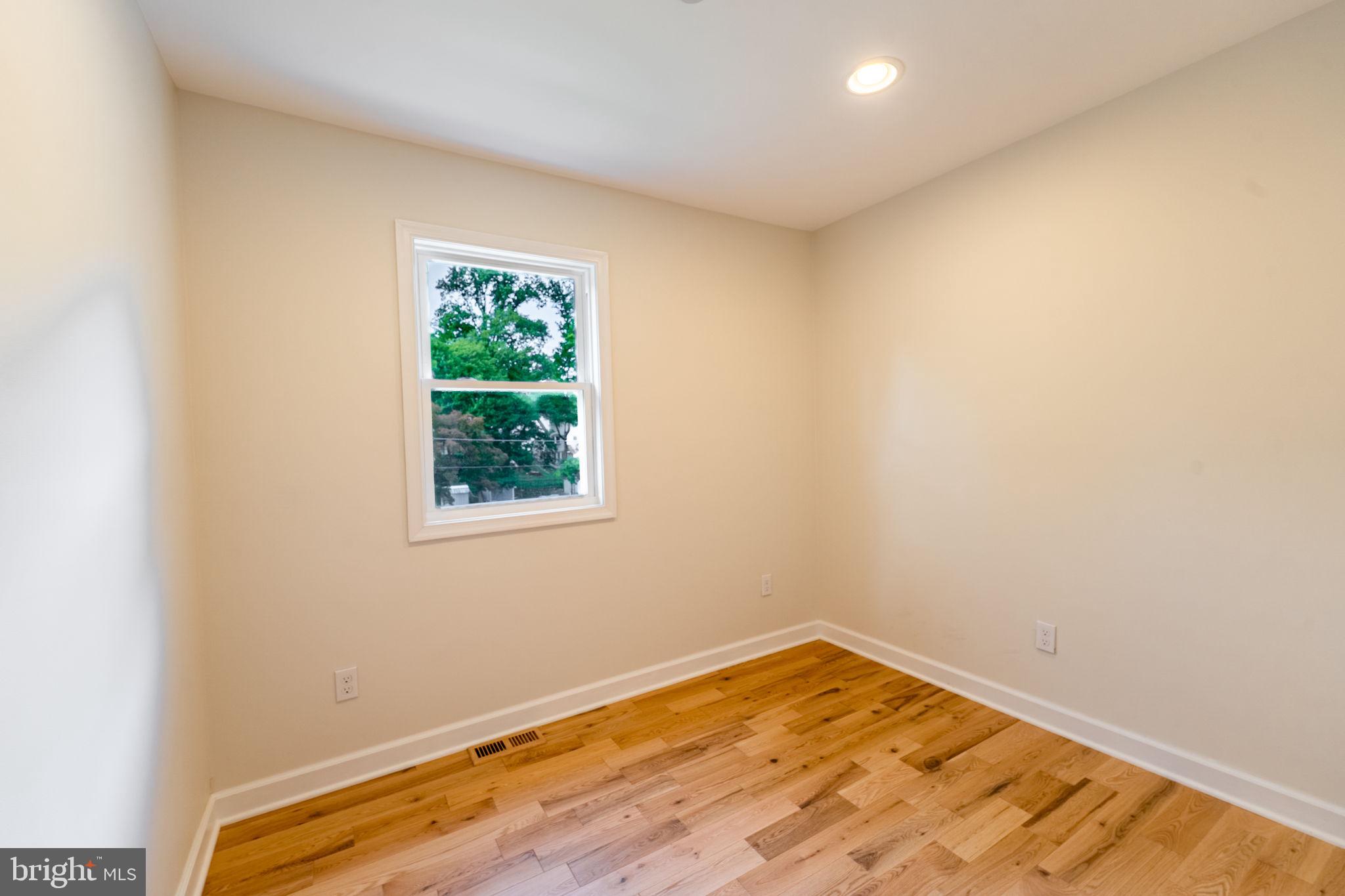 HOLLYWOOD PARK - Residential
