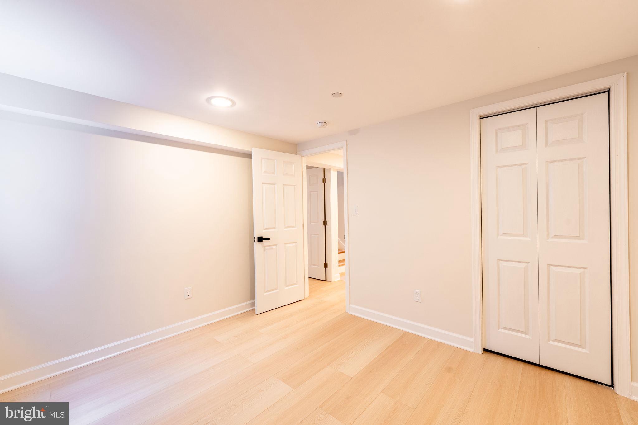 HOLLYWOOD PARK - Residential