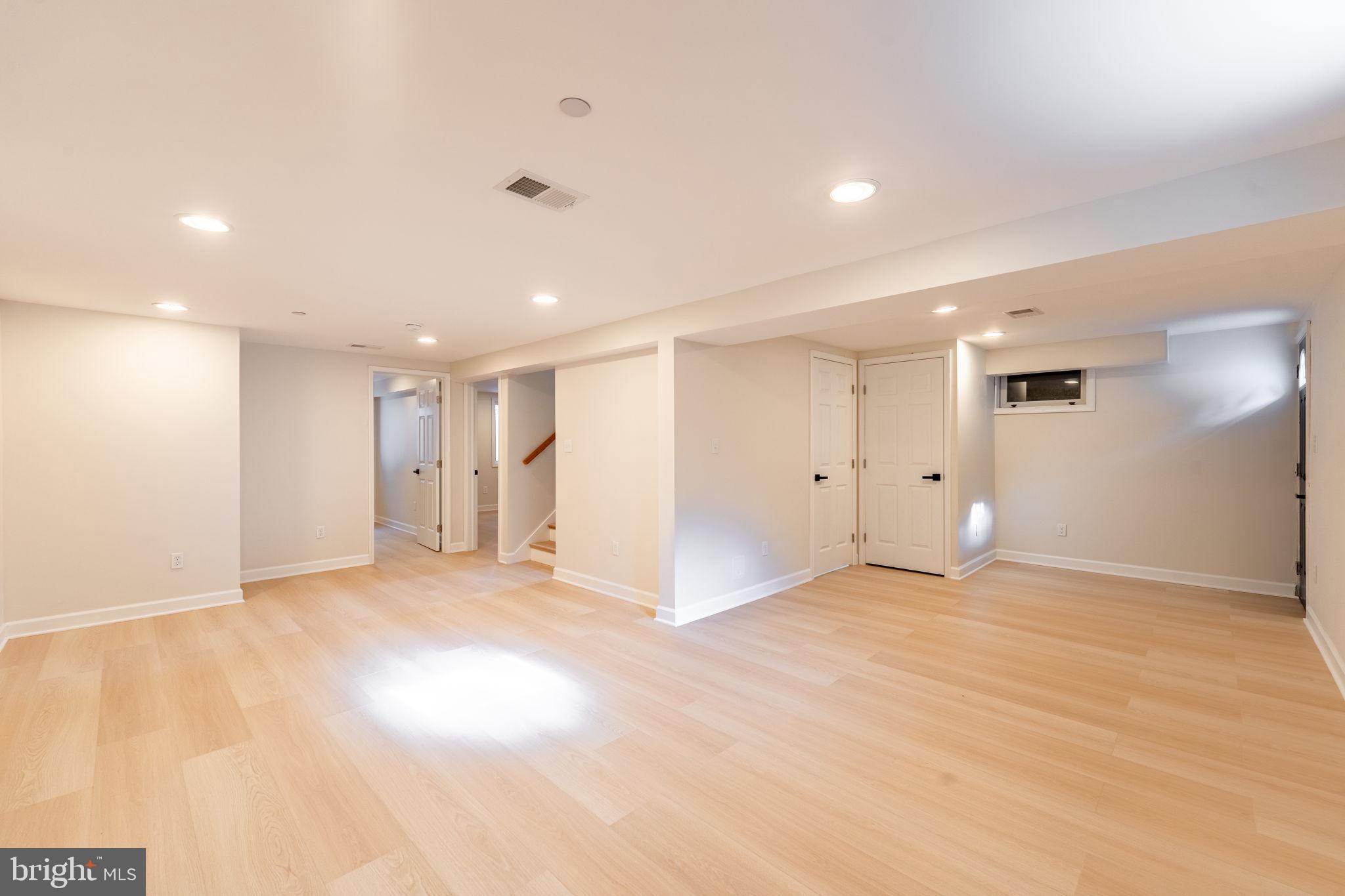 HOLLYWOOD PARK - Residential