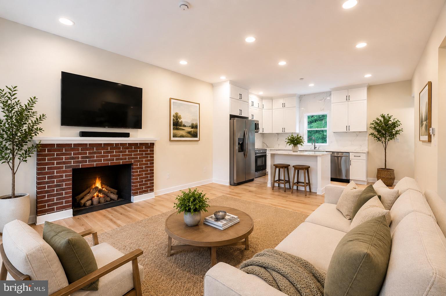 HOLLYWOOD PARK - Residential