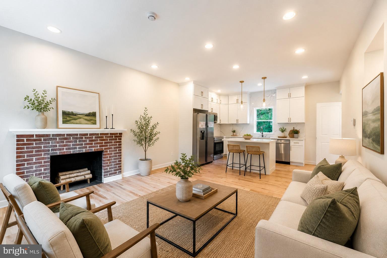 HOLLYWOOD PARK - Residential