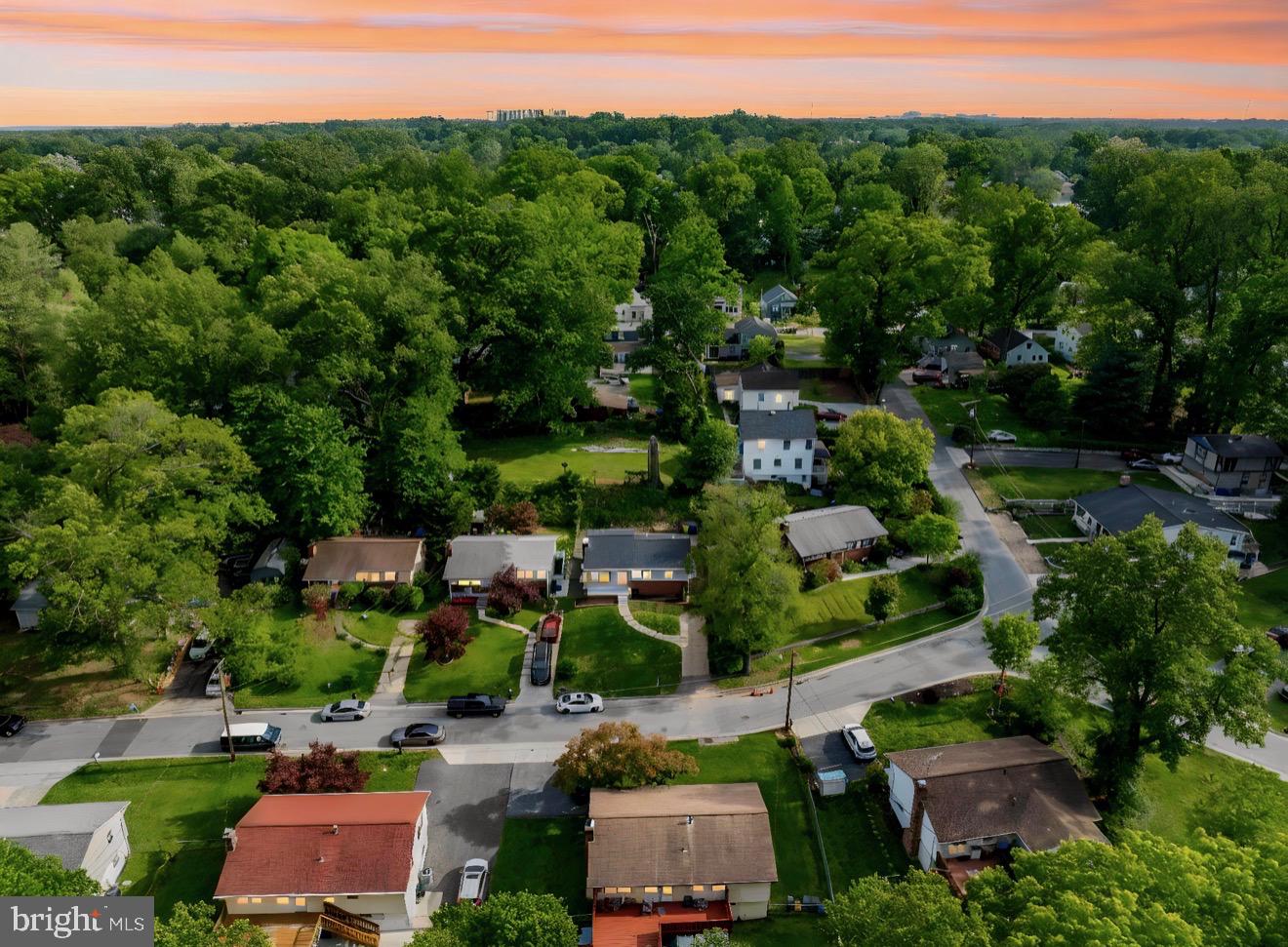 HOLLYWOOD PARK - Residential