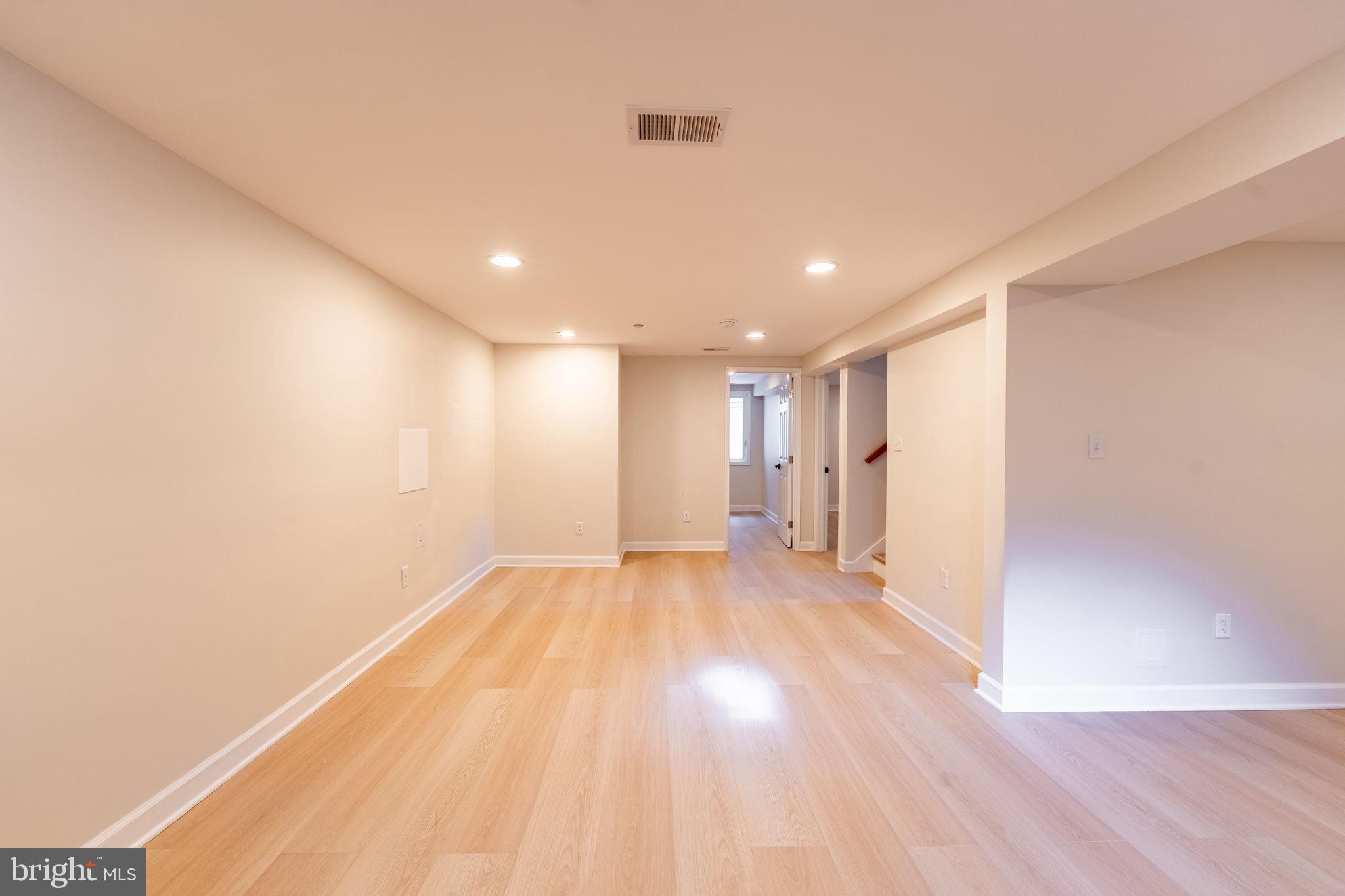 HOLLYWOOD PARK - Residential
