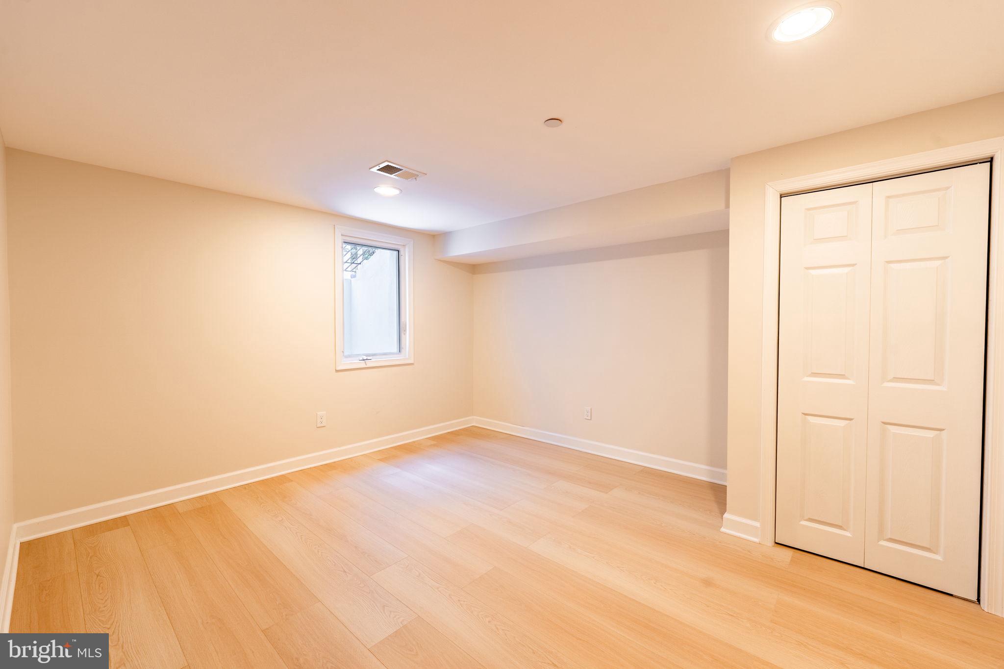 HOLLYWOOD PARK - Residential