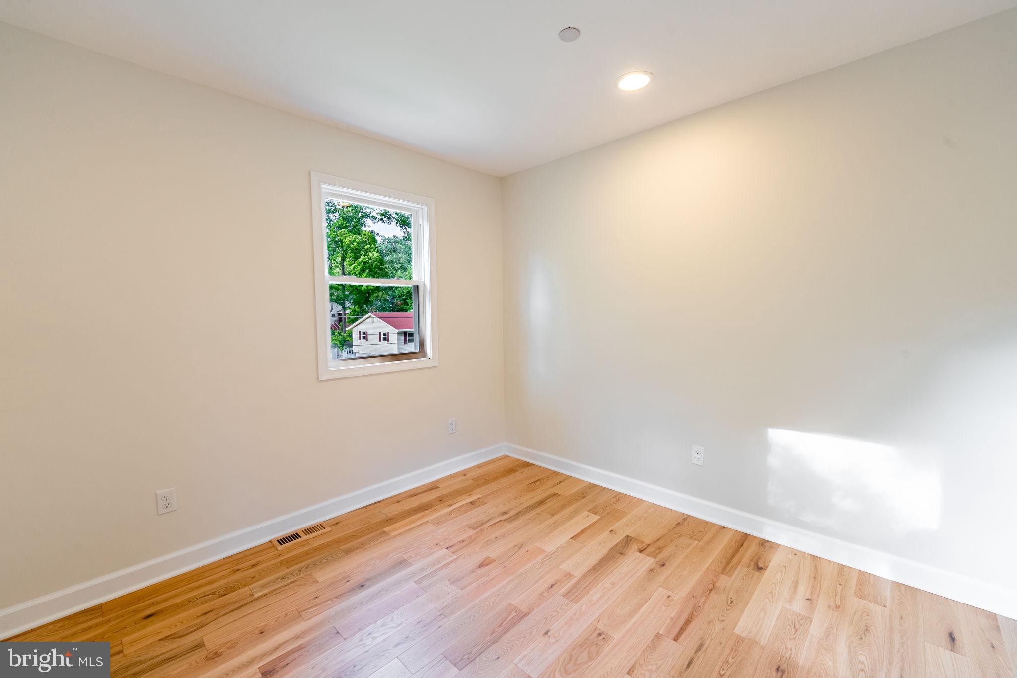 HOLLYWOOD PARK - Residential