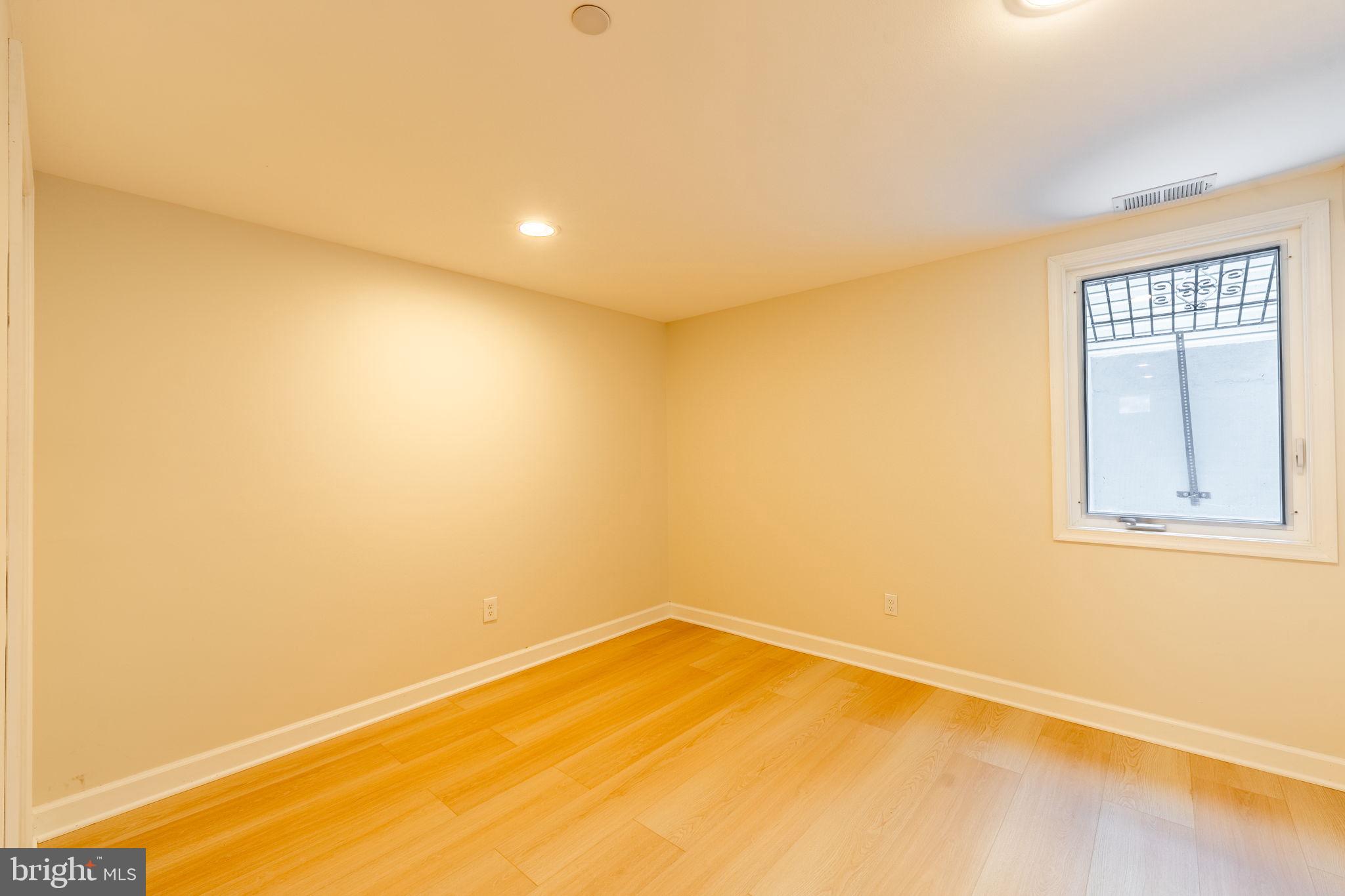 HOLLYWOOD PARK - Residential