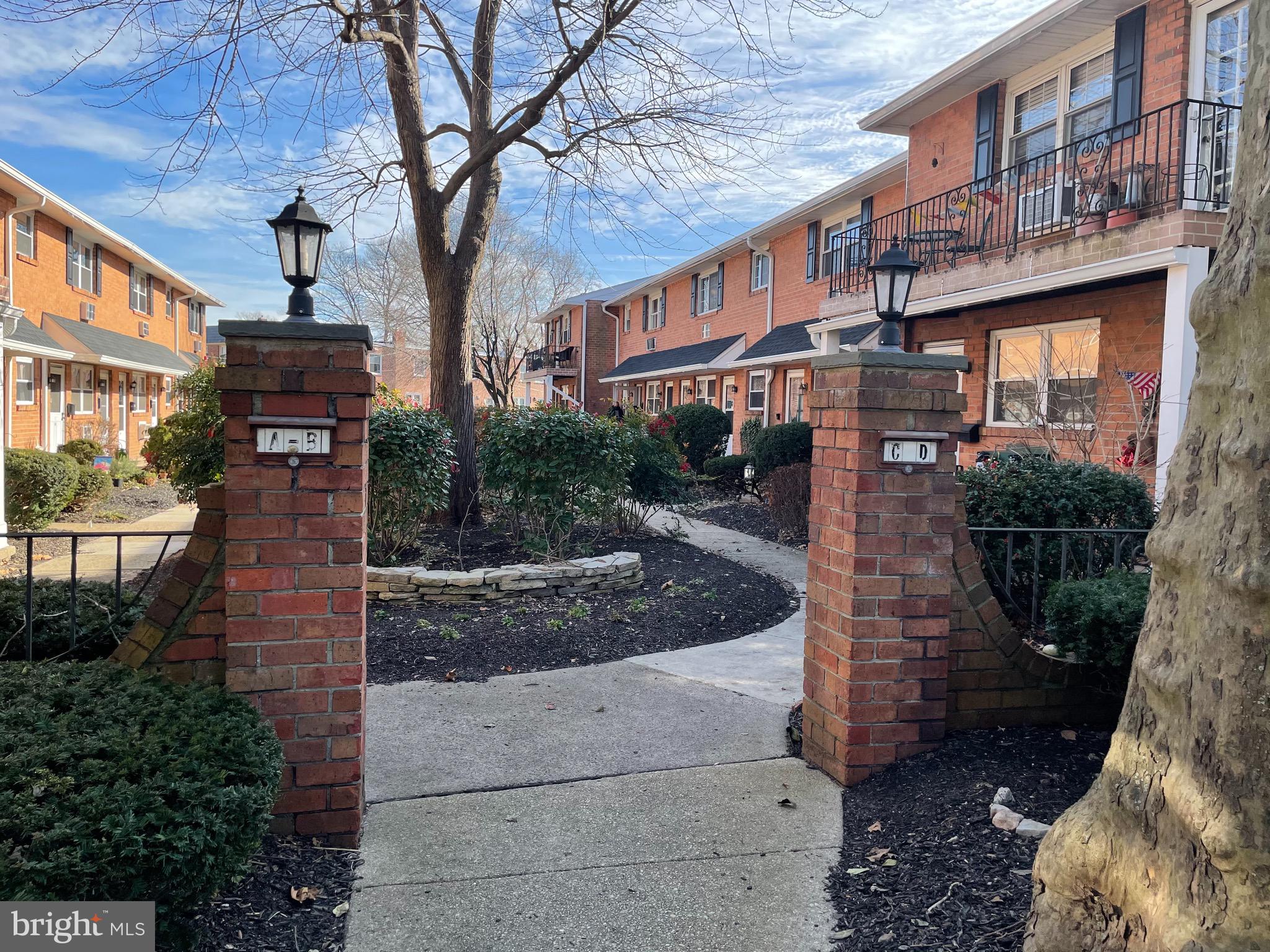 340 WOODLAWN TERRACE C4