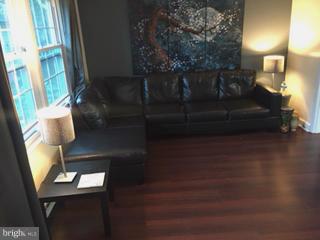 MT RAINIER- RHODE ISL AV - Residential