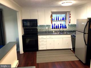 MT RAINIER- RHODE ISL AV - Residential