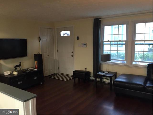 MT RAINIER- RHODE ISL AV - Residential