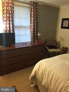 MT RAINIER- RHODE ISL AV - Residential