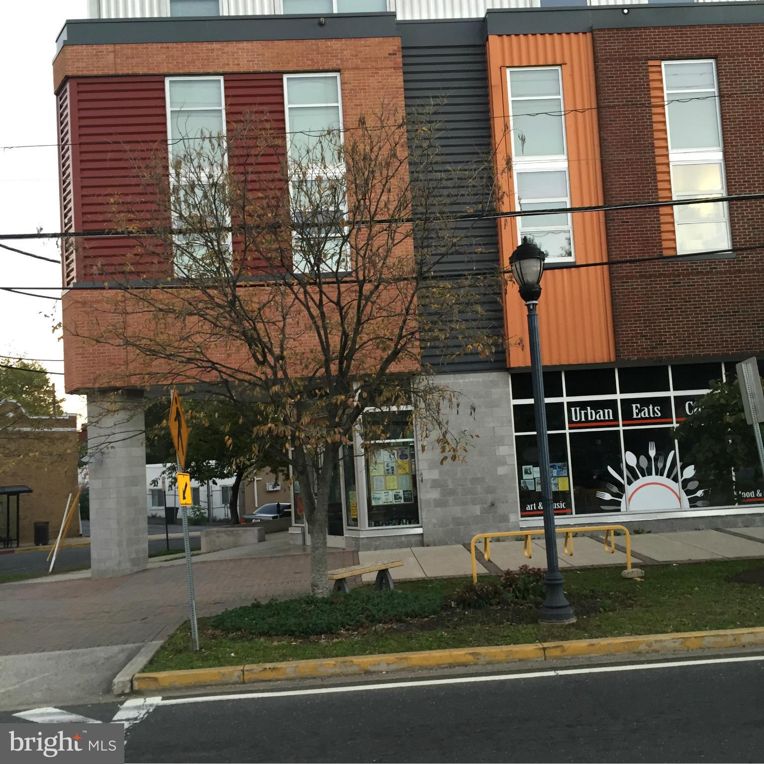 MT RAINIER- RHODE ISL AV - Residential