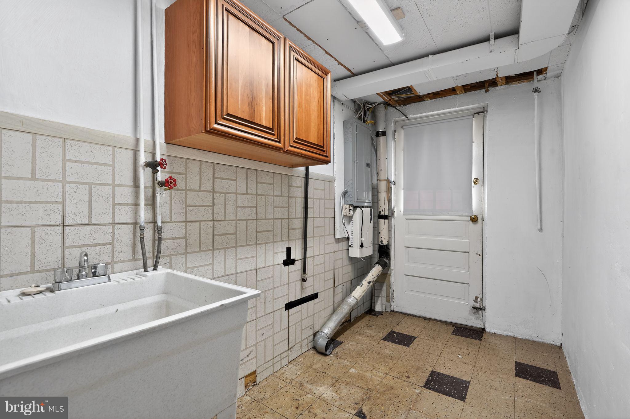 MAYFAIR (EAST) - Residential