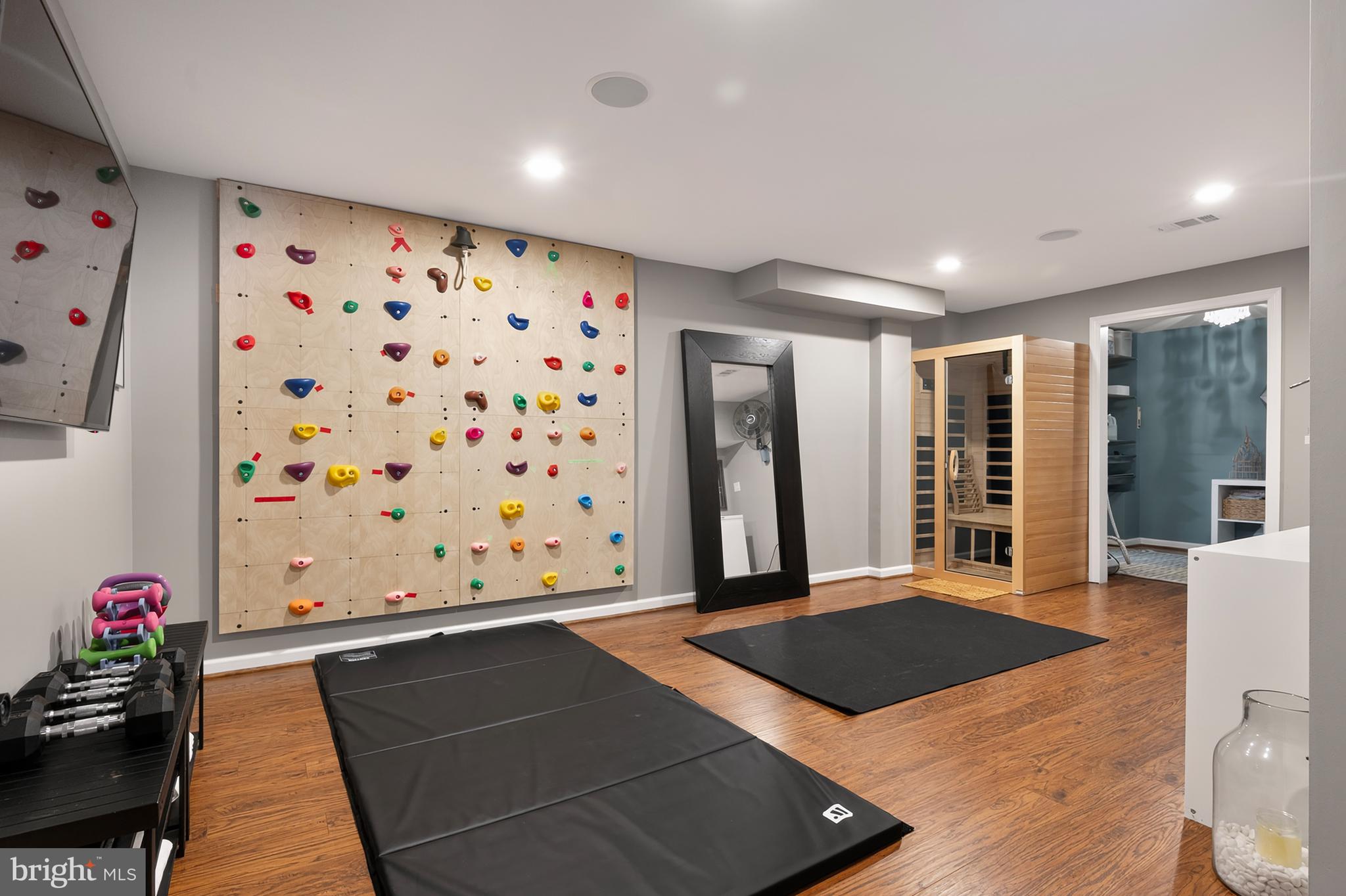 WILTON WOODS - Residential